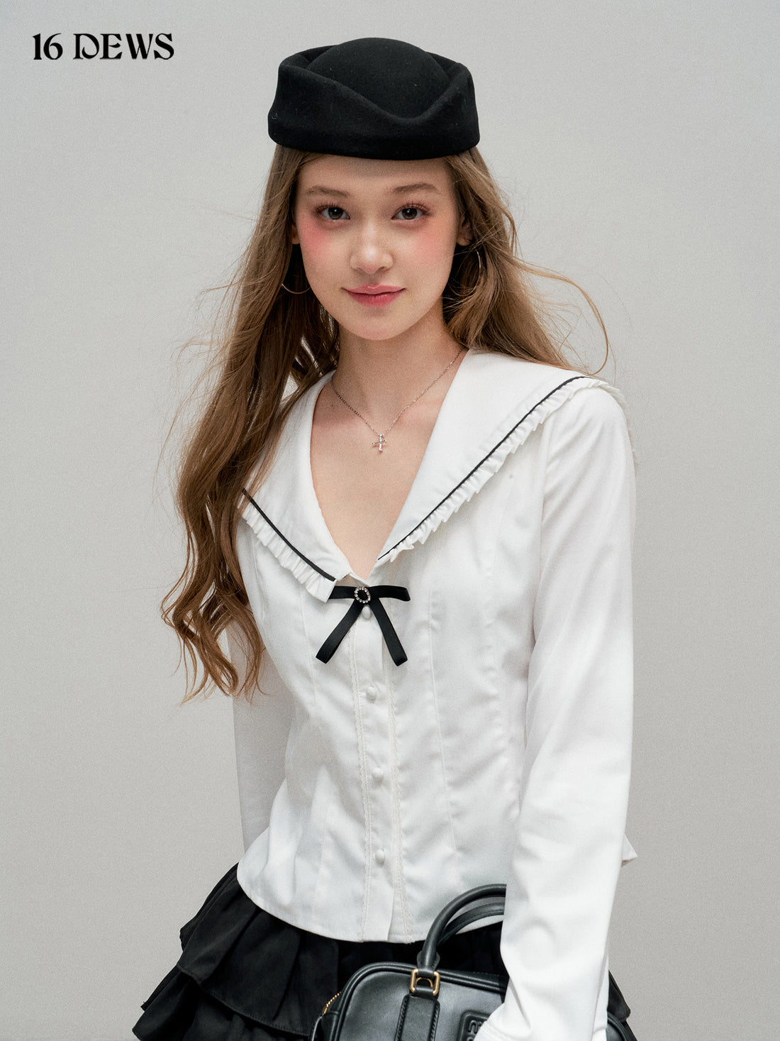 16DEWS 16D25295 Navy collar bow white long sleeved shirt