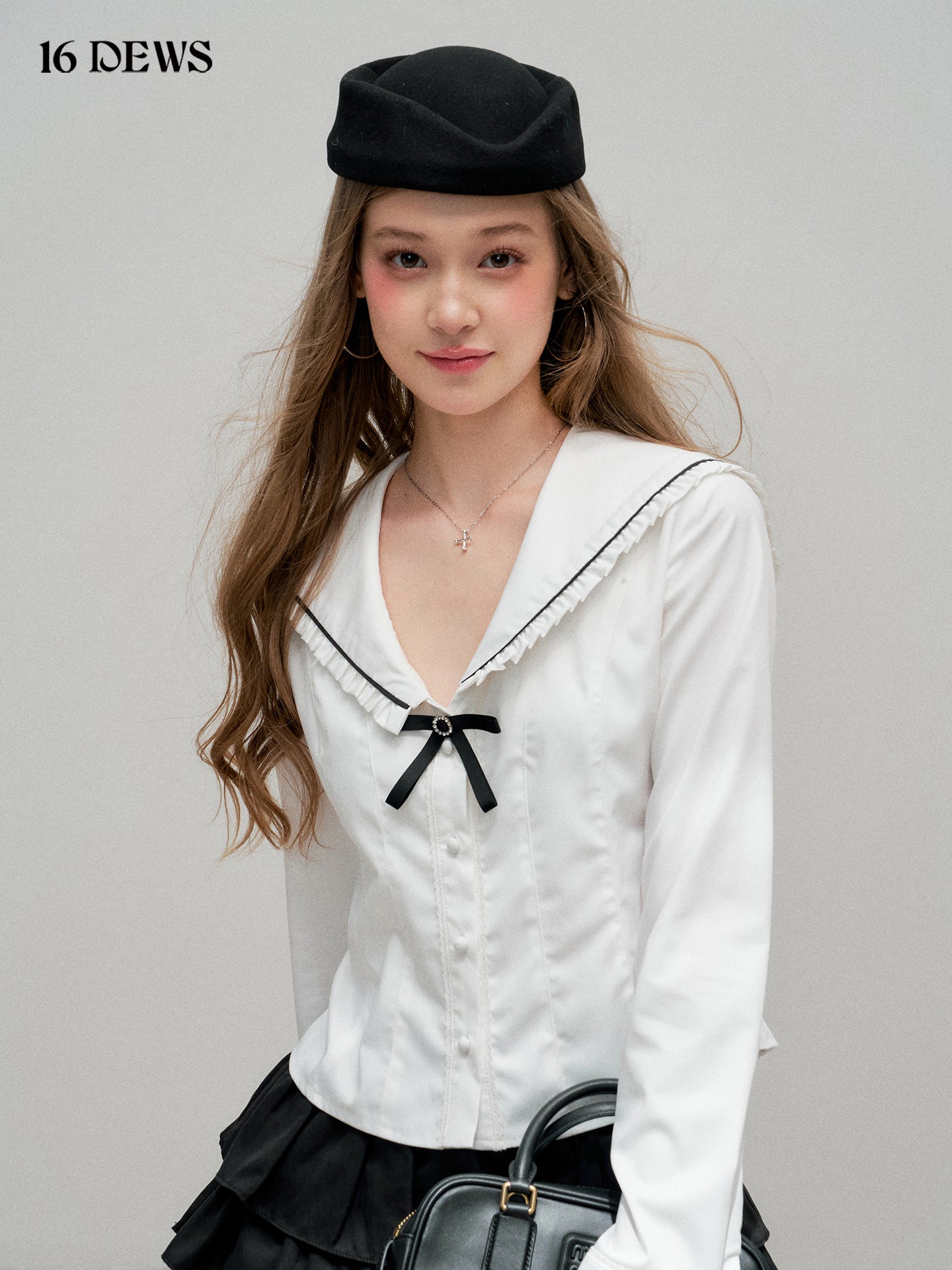 16DEWS 16D25295 Navy collar bow white long sleeved shirt