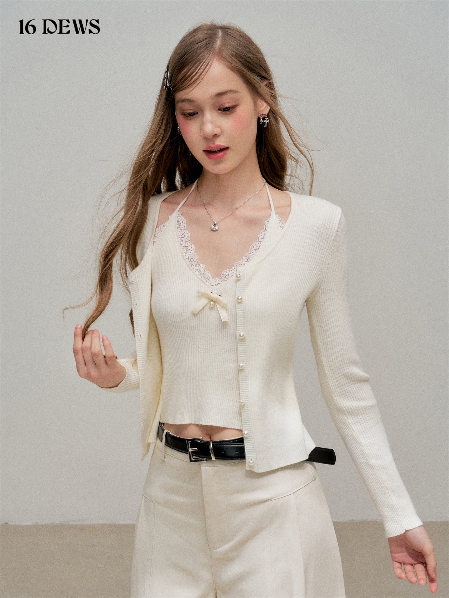 16DEWS 16D25316 Fake two piece lace patchwork V-neck hanging neck top