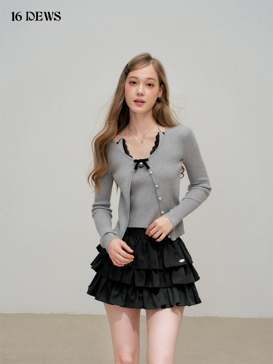 16DEWS 16D25316 Fake two piece lace patchwork V-neck hanging neck top