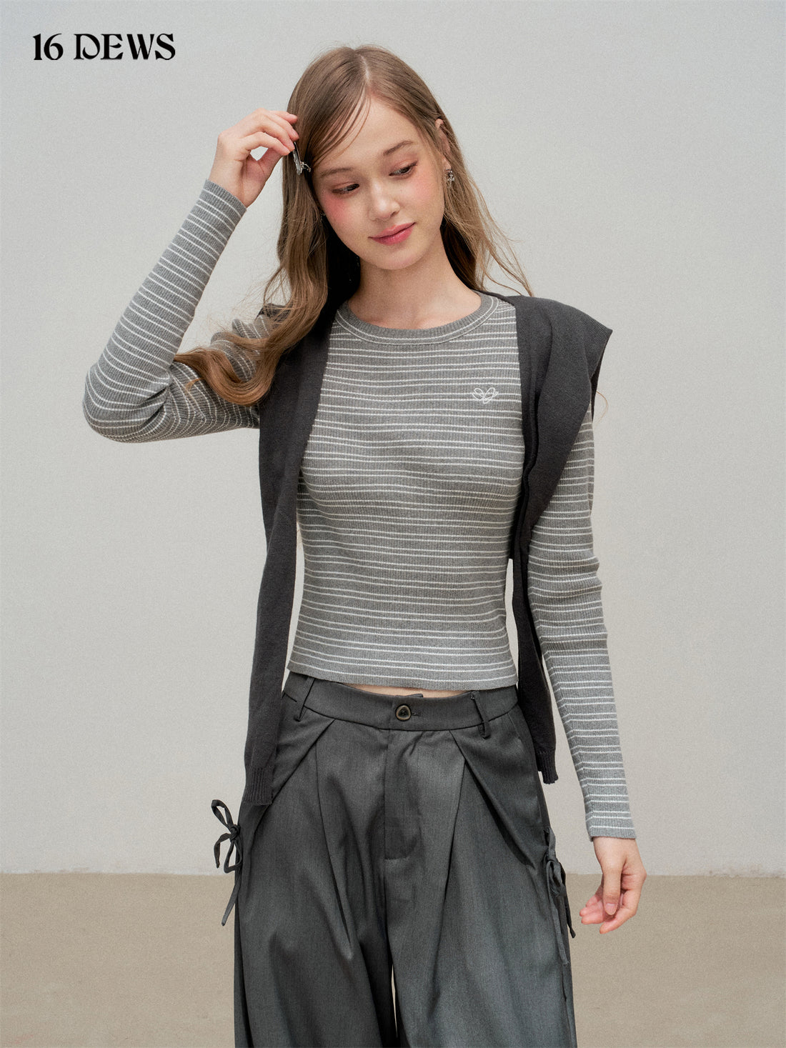 16DEWS 16D25320 Striped slim fit long sleeved top (with shawl)