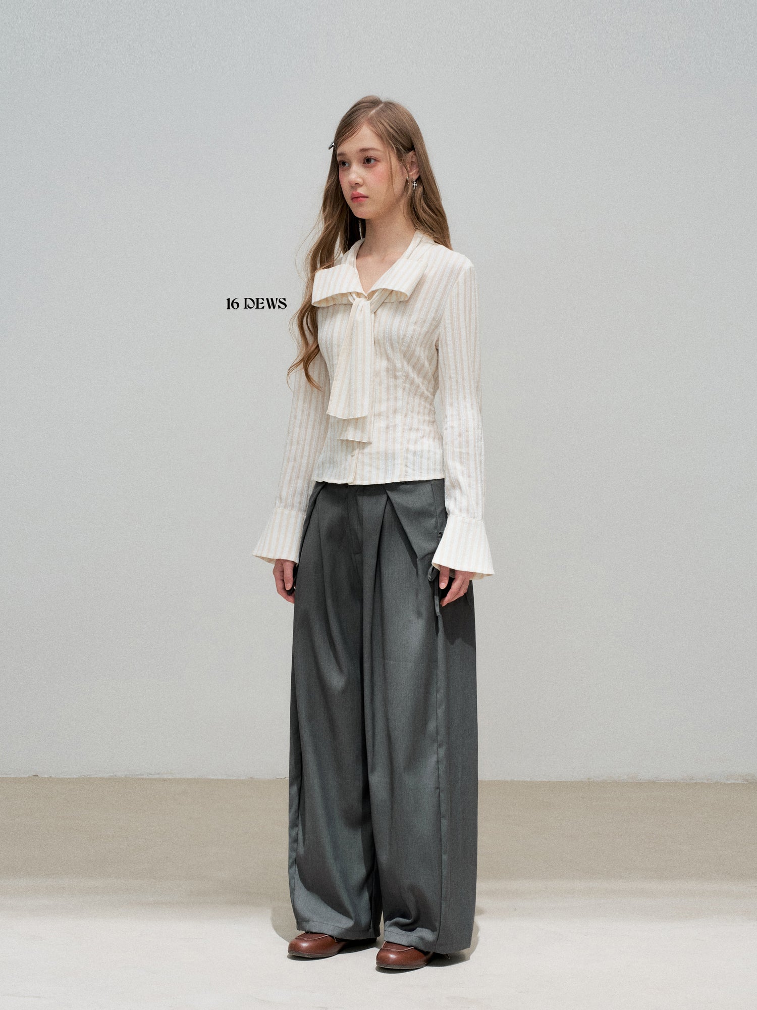 16DEWS 16D25321 3D bow striped long sleeved shirt