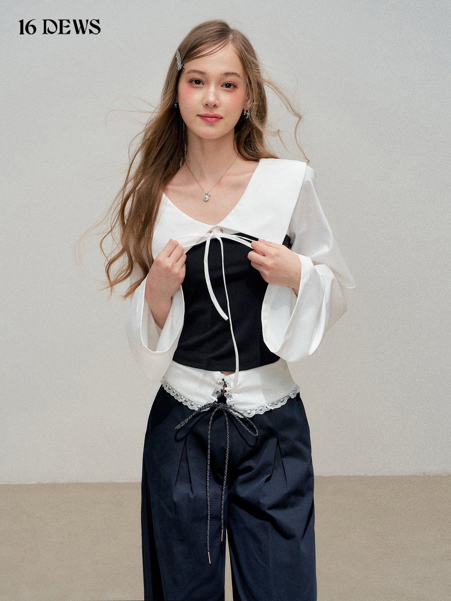16DEWS 16D25326 Navy collar contrasting color patchwork top