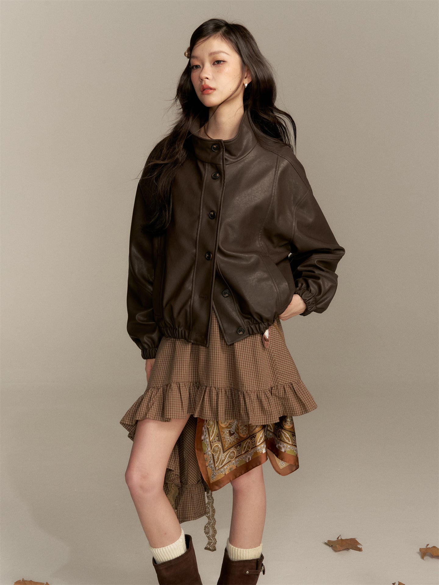 16DEWS 16D25343 Stand up collar short leather jacket