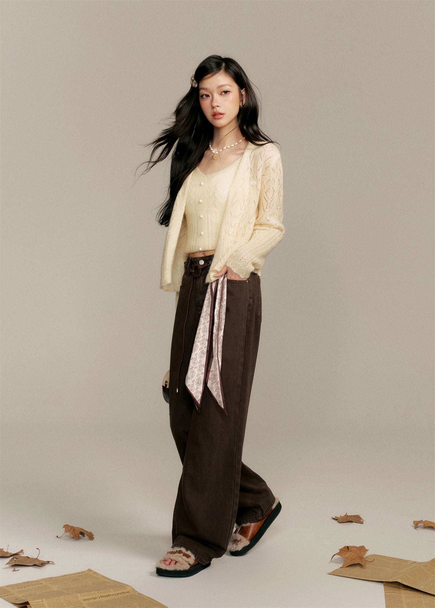 16DEWS 16D25356 Crochet woolen cardigan + camisole set