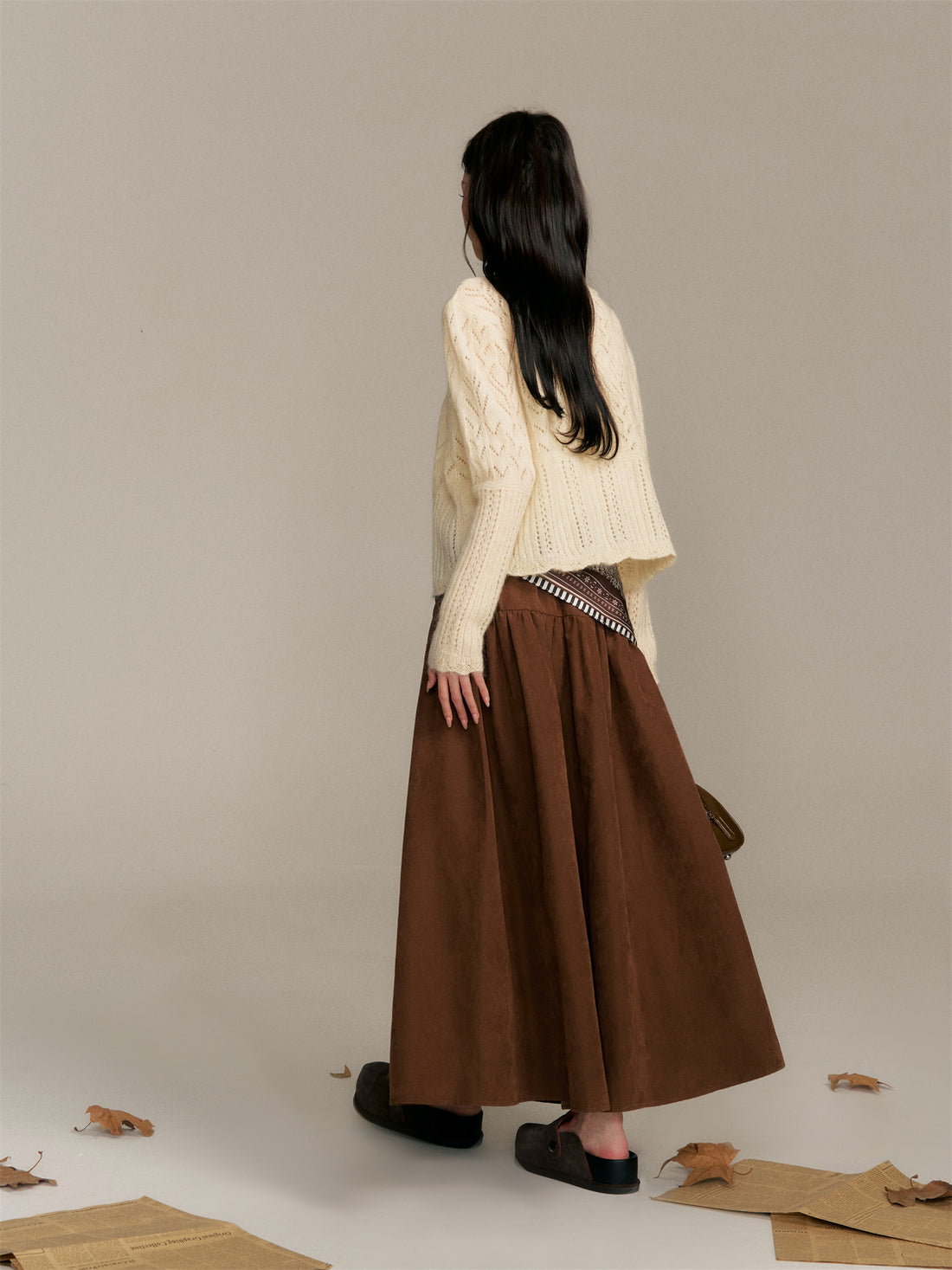 16DEWS 16D25358 High waisted A-line half length skirt (with silk scarf)