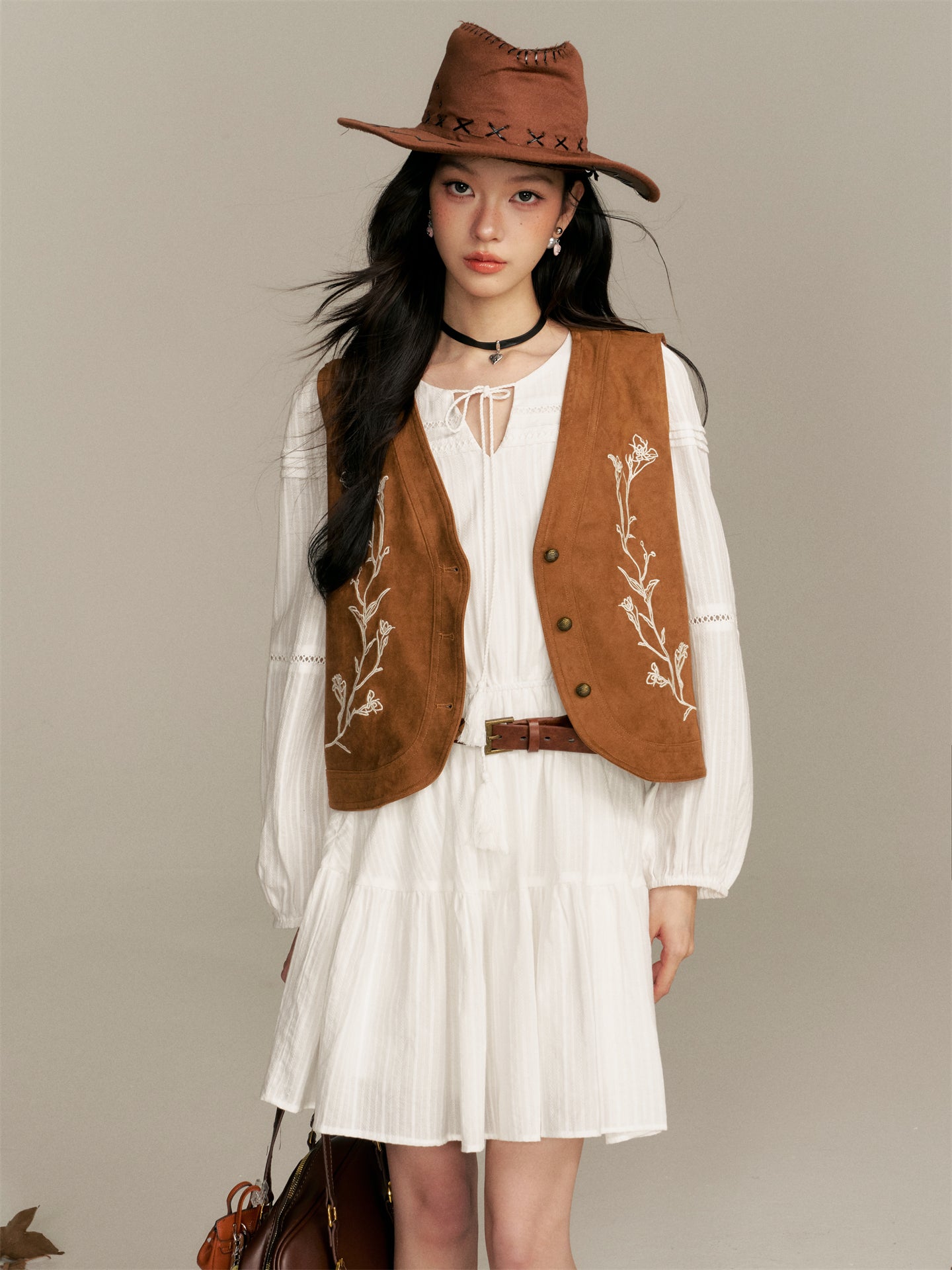 16DEWS 16D25362 Retro 3D embroidered vest