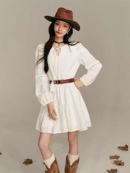 16DEWS 16D25363 Embroidered V-neck lace up dress (with belt)