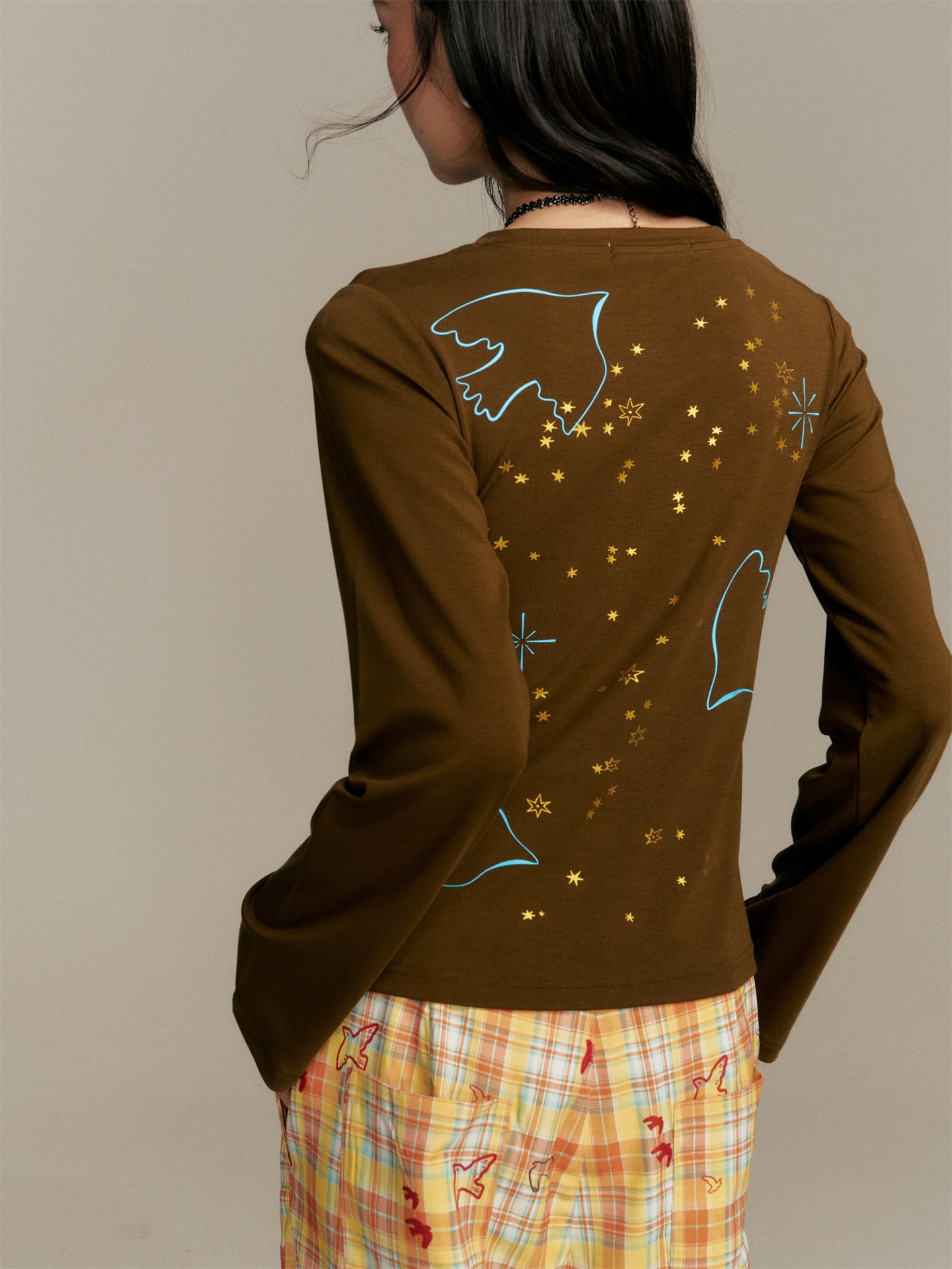 16DEWS 16D25372&amp;16D25373 Bird graffiti contrasting round neck top + pants set