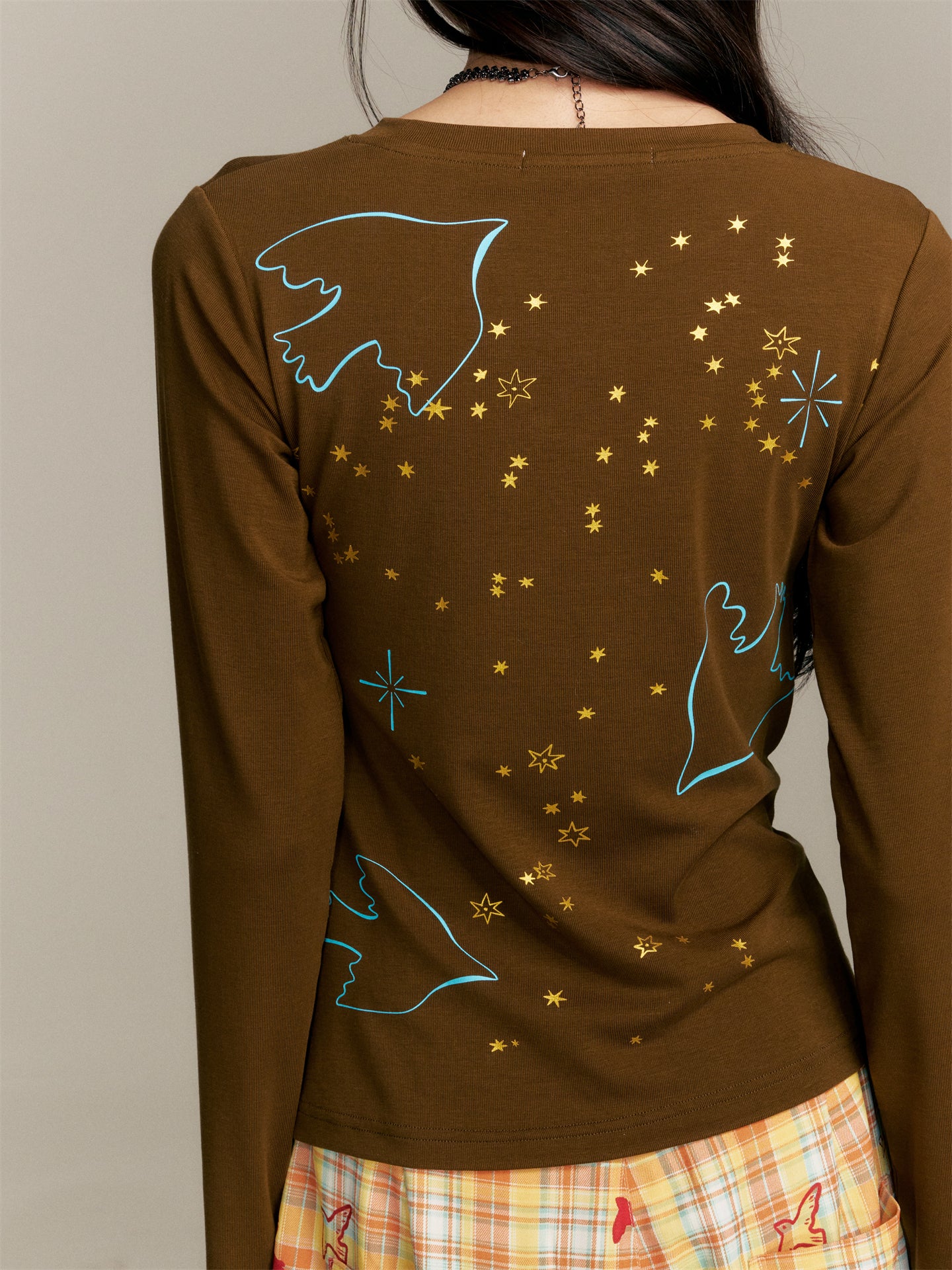 16DEWS 16D25372&amp;16D25373 Bird graffiti contrasting round neck top + pants set