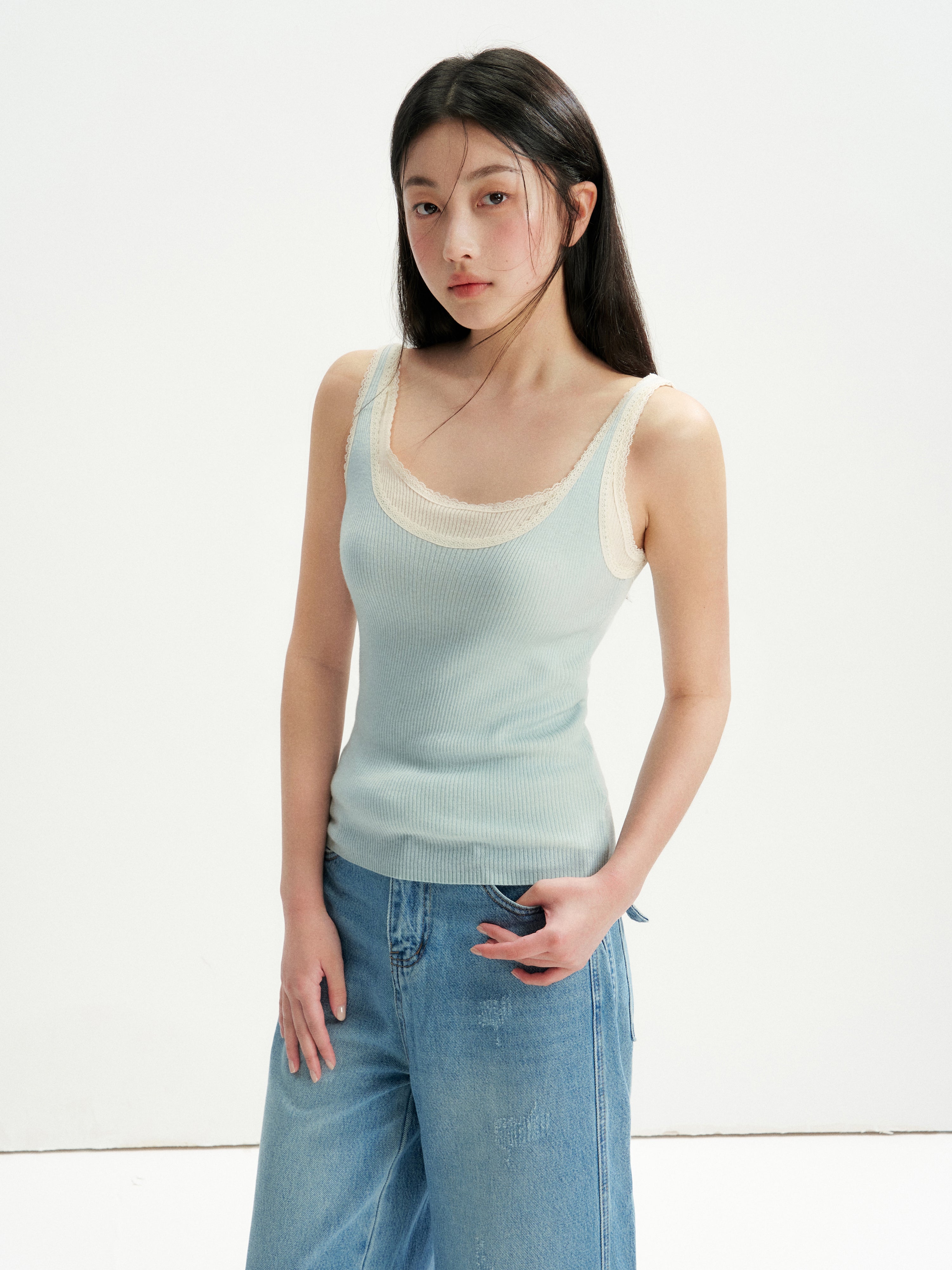 16DEWS 16D26217 Lace Trim Minimalist Slim Tank Top