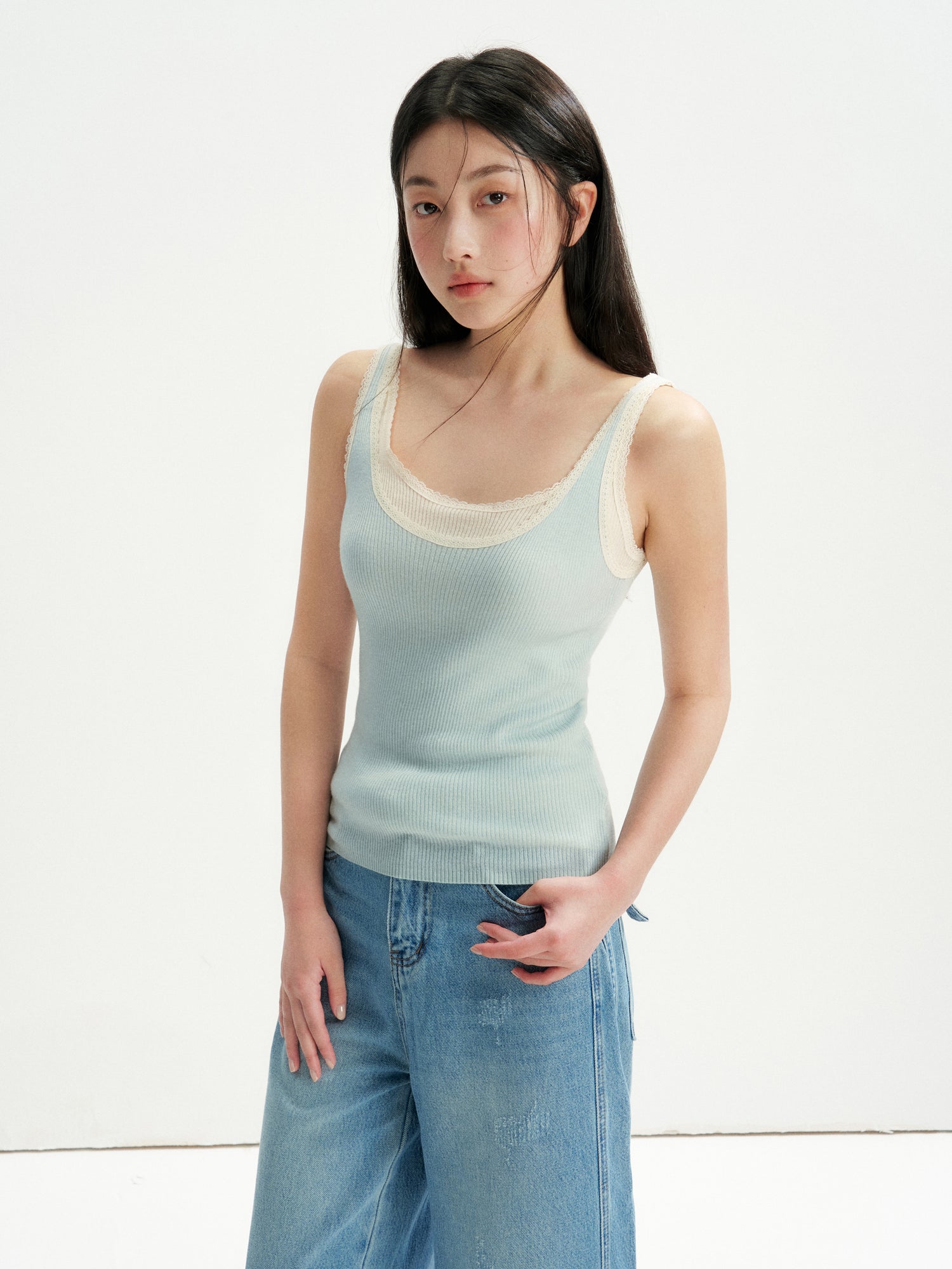 16DEWS 16D26219 Washed Vintage Blue High-Waisted Wide-Leg Cropped Jeans
