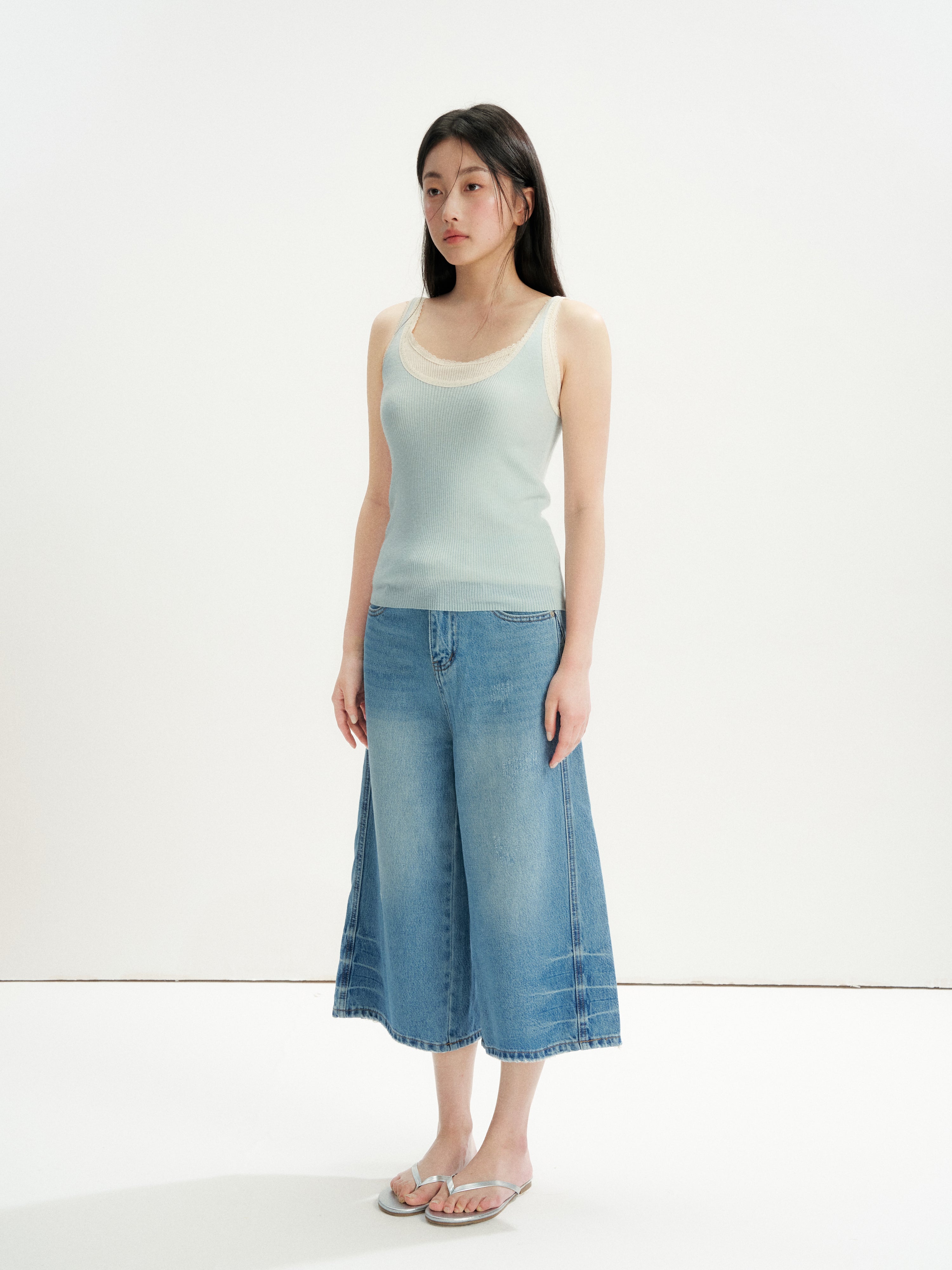 16DEWS 16D26219 Washed Vintage Blue High-Waisted Wide-Leg Cropped Jeans
