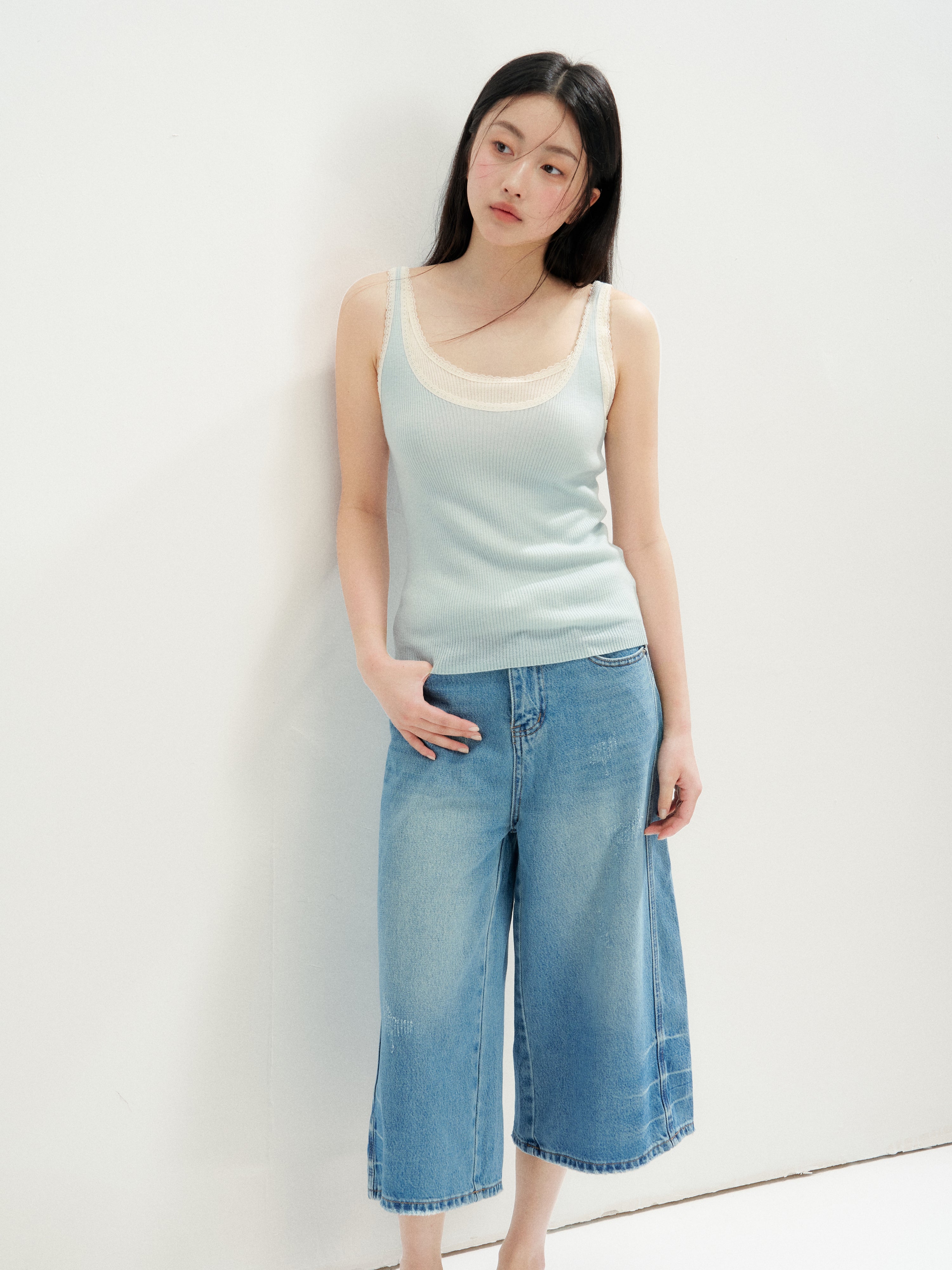 16DEWS 16D26219 Washed Vintage Blue High-Waisted Wide-Leg Cropped Jeans