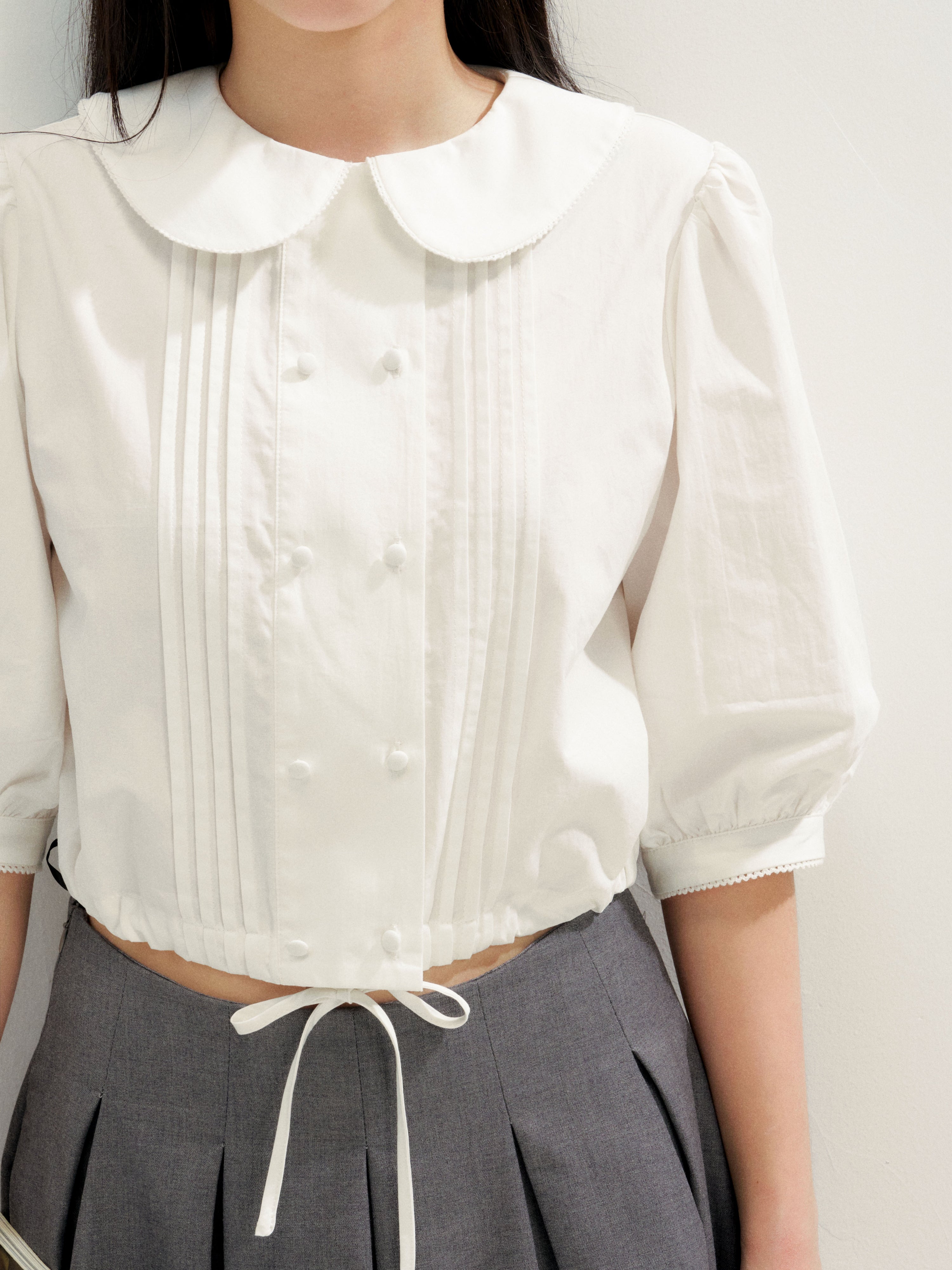 16DEWS 16D26233 Tie-Hem Peter Pan Collar Tuck Pleat Puff Sleeve Cropped Shirt