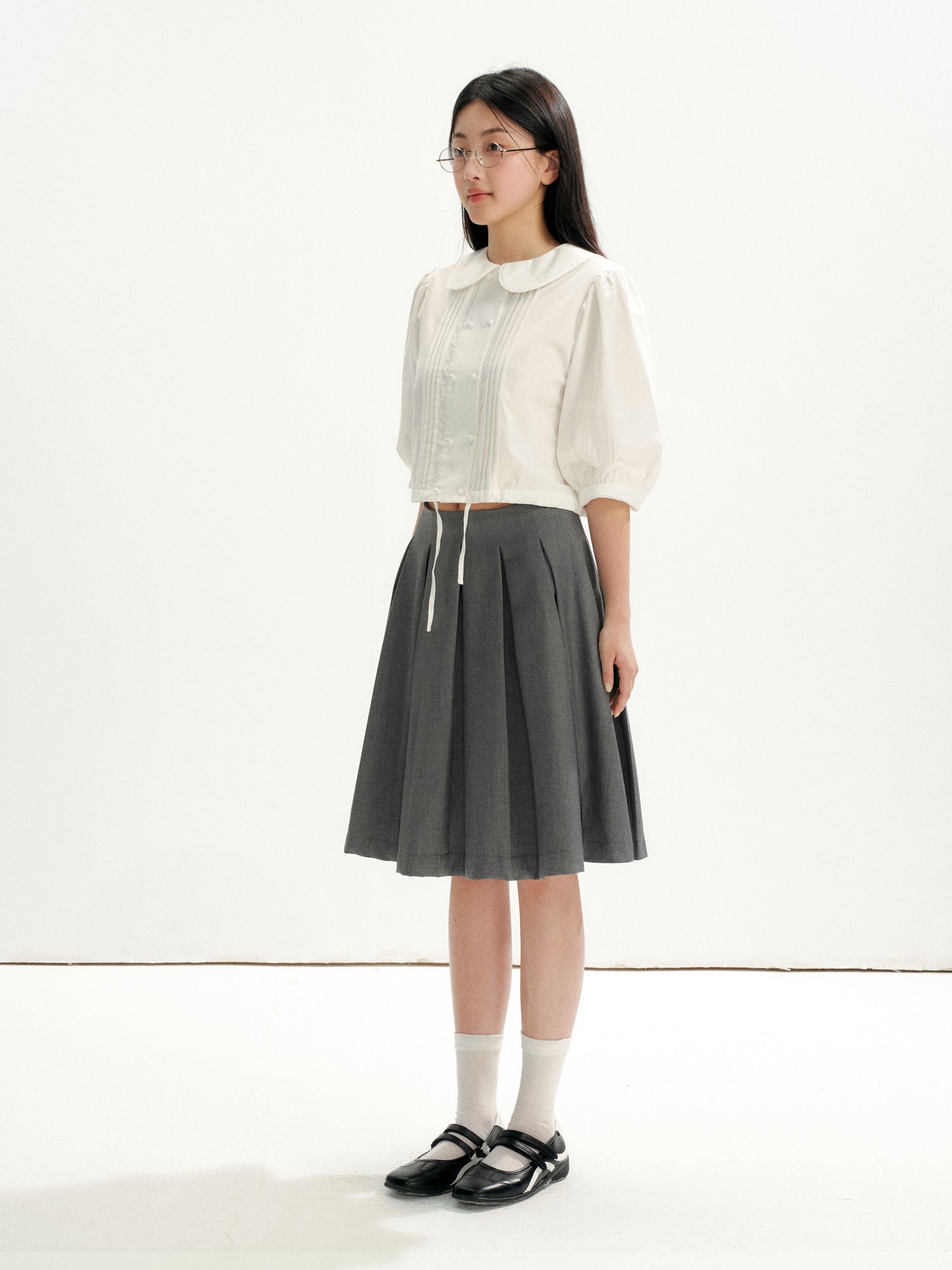 16DEWS 16D26233 Tie-Hem Peter Pan Collar Tuck Pleat Puff Sleeve Cropped Shirt
