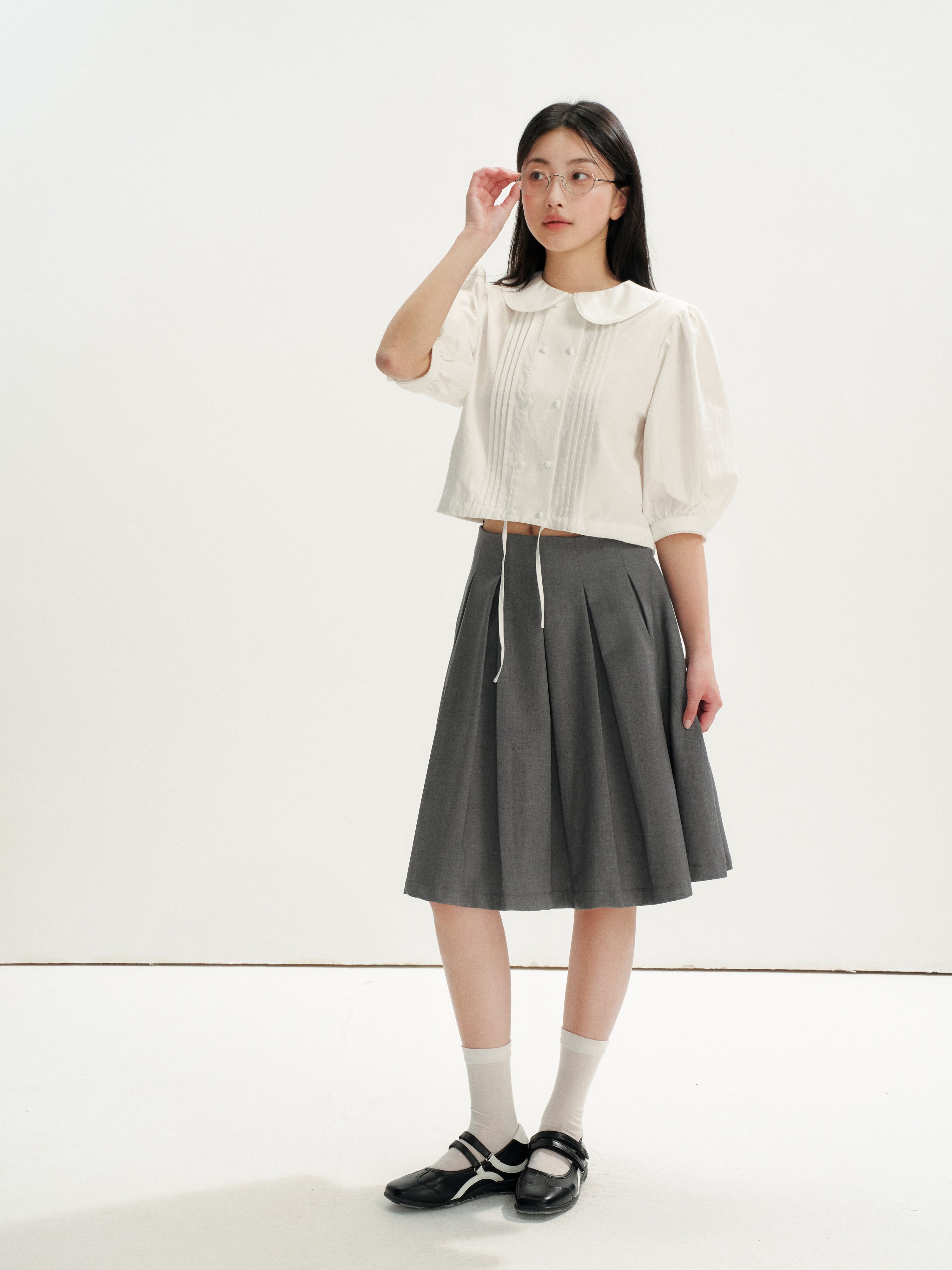 16DEWS 16D26233 Tie-Hem Peter Pan Collar Tuck Pleat Puff Sleeve Cropped Shirt