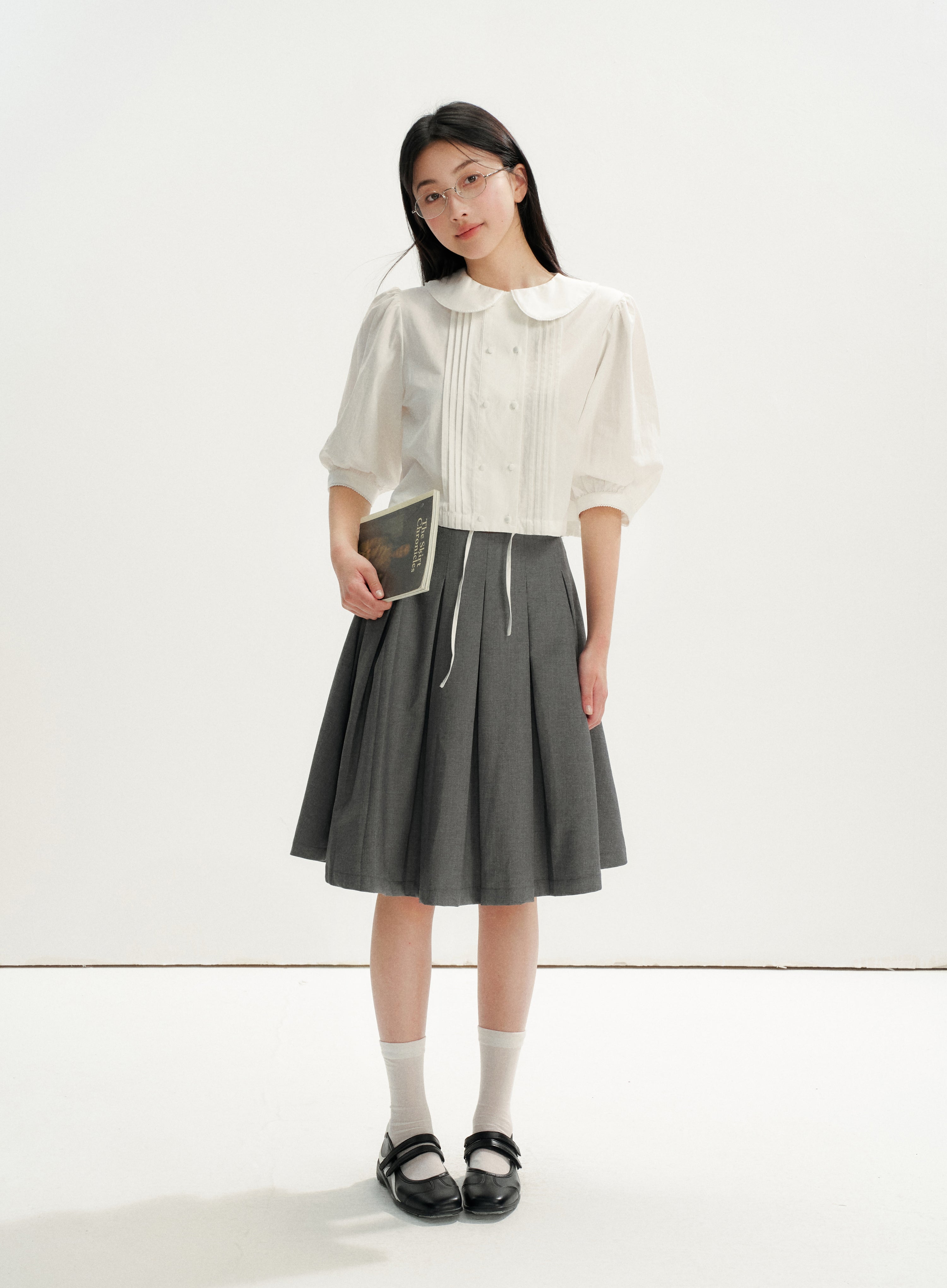 16DEWS 16D26233 Tie-Hem Peter Pan Collar Tuck Pleat Puff Sleeve Cropped Shirt