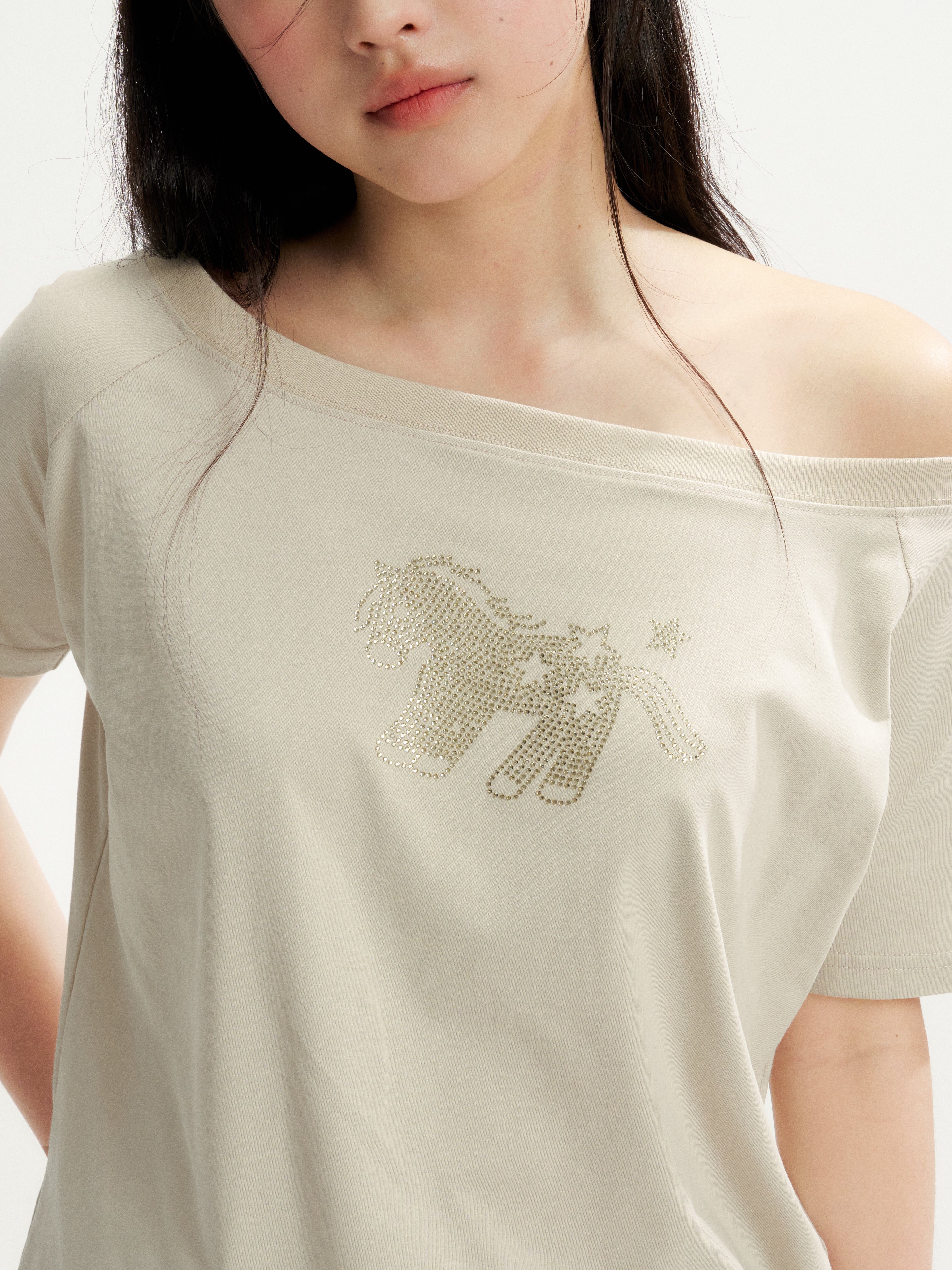 16DEWS 16D26234 Playful Hot-Fix Rhinestone Star Pony Asymmetric Short-Sleeve T-Shirt +Jeans