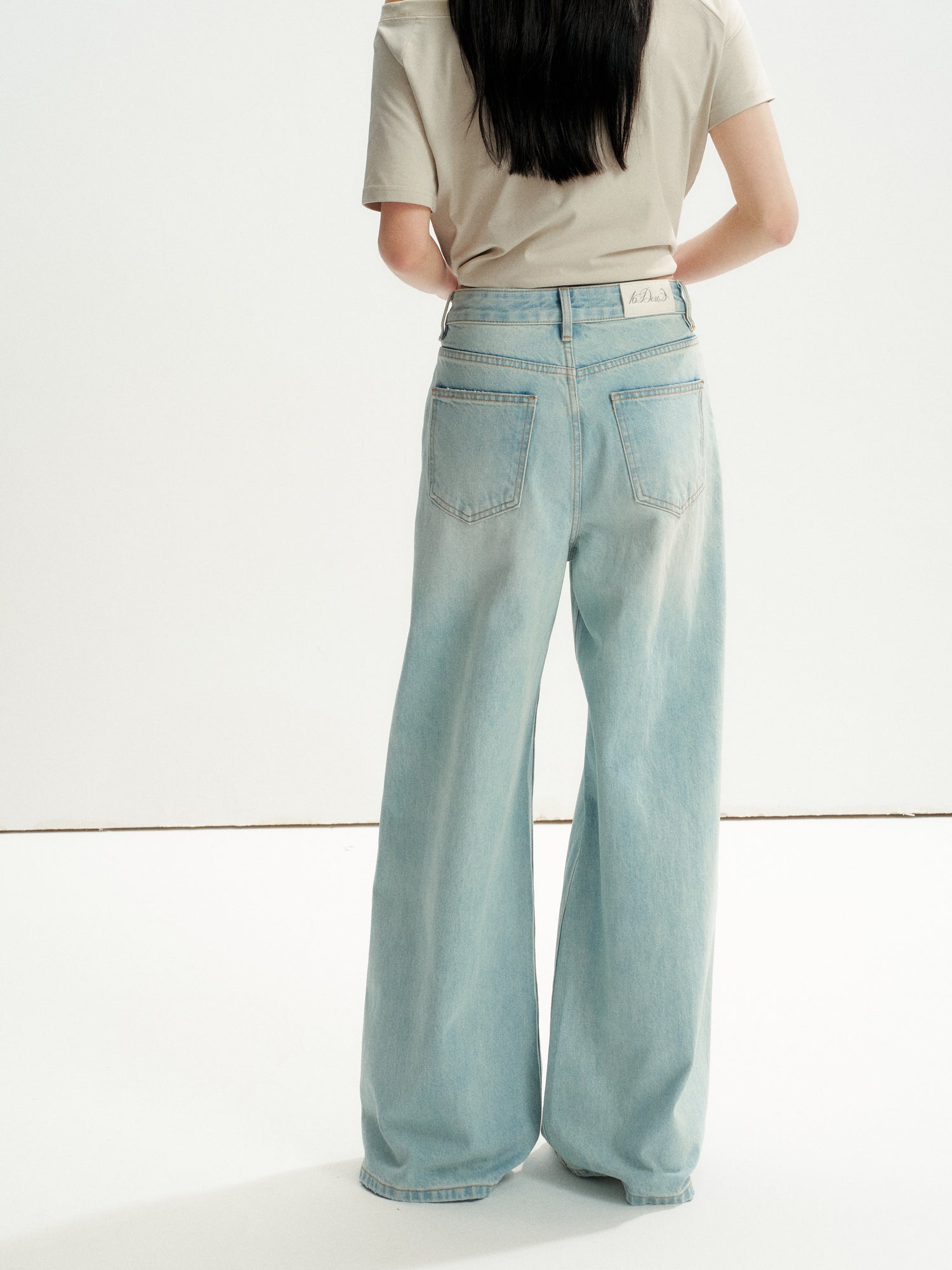16DEWS 16D26234 Playful Hot-Fix Rhinestone Star Pony Asymmetric Short-Sleeve T-Shirt +Jeans