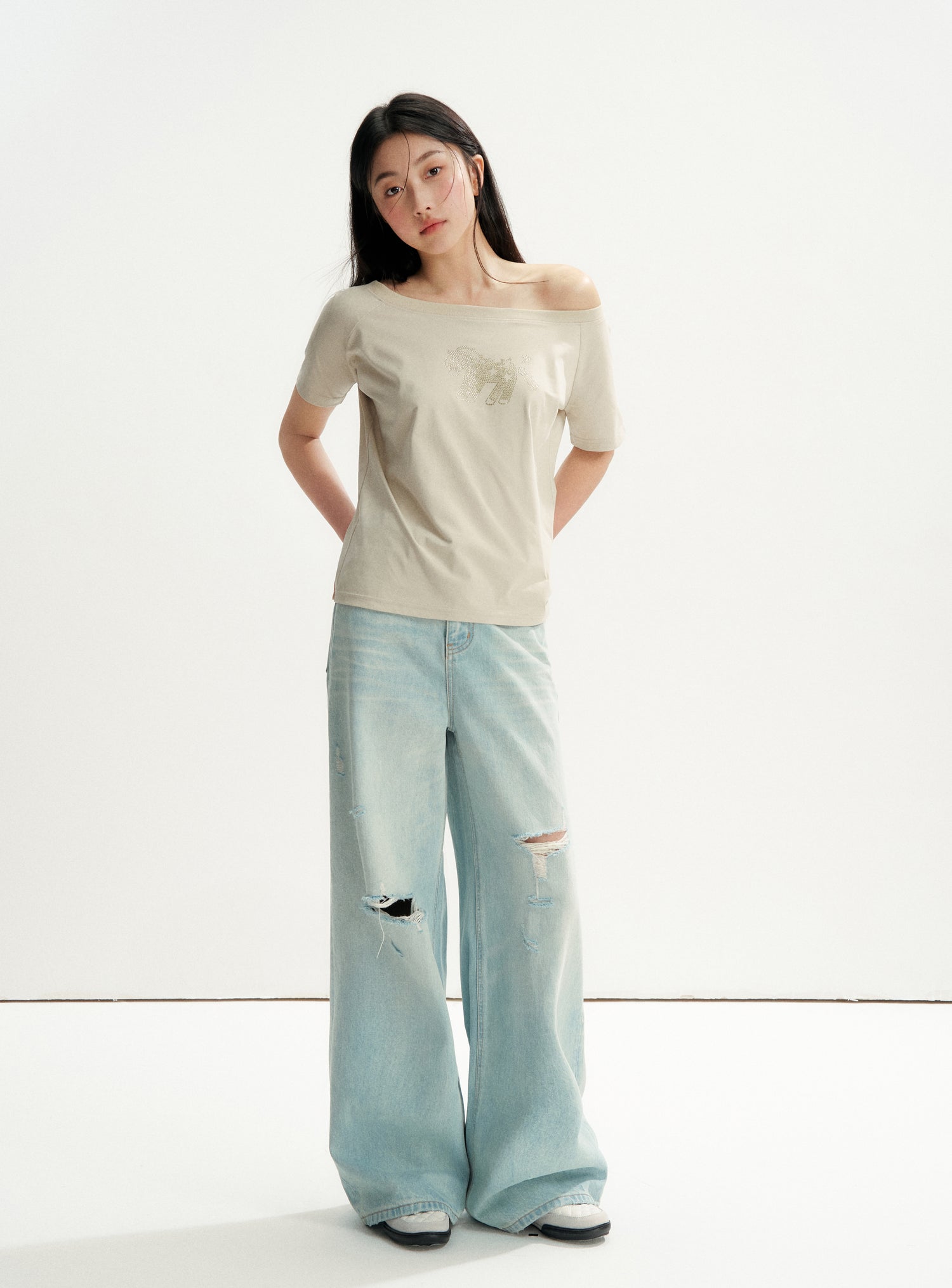 16DEWS 16D26234 Playful Hot-Fix Rhinestone Star Pony Asymmetric Short-Sleeve T-Shirt +Jeans