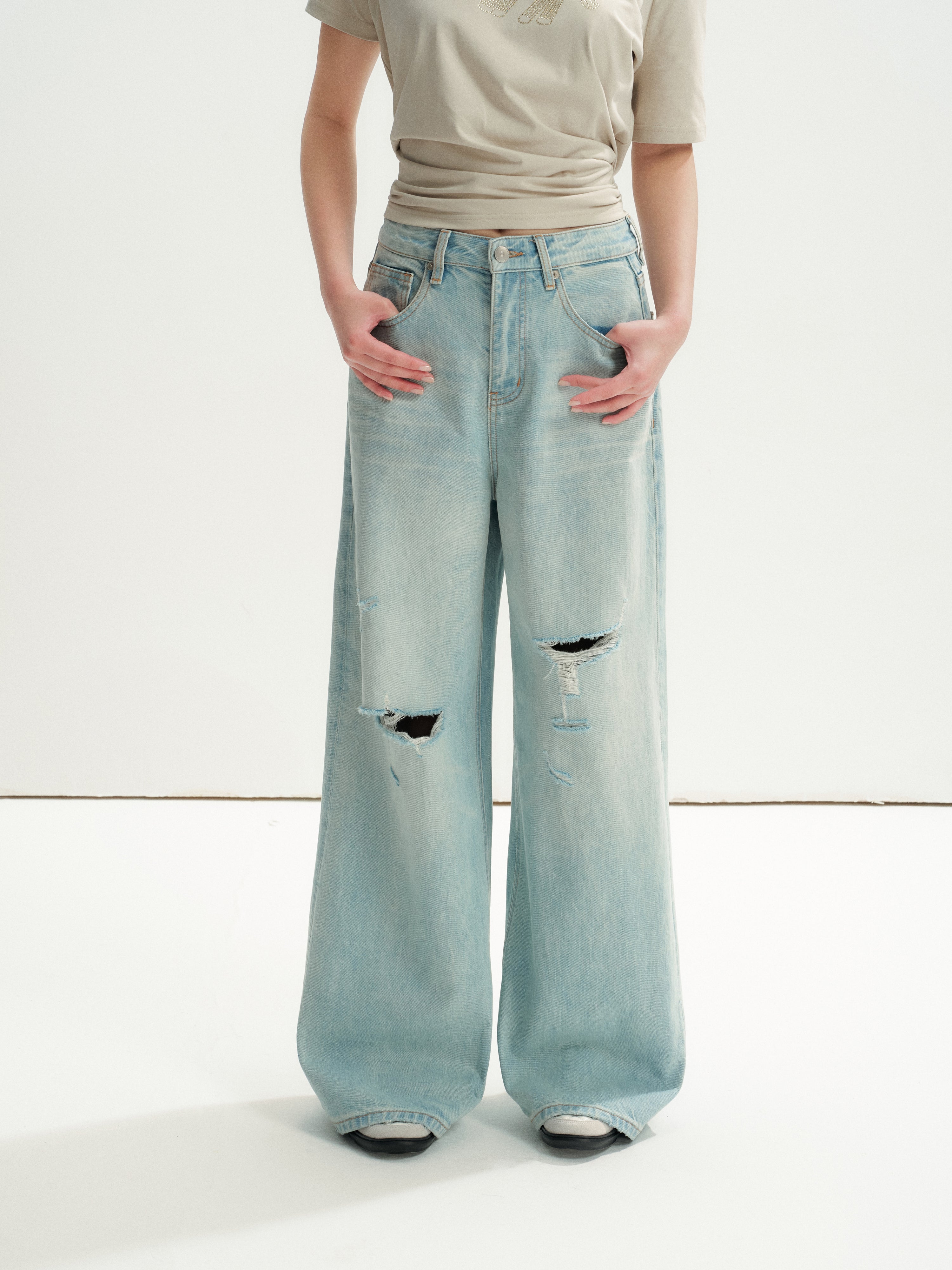 16DEWS 16D26236 Washed Light Blue Vintage Ripped Wide-Leg Jeans