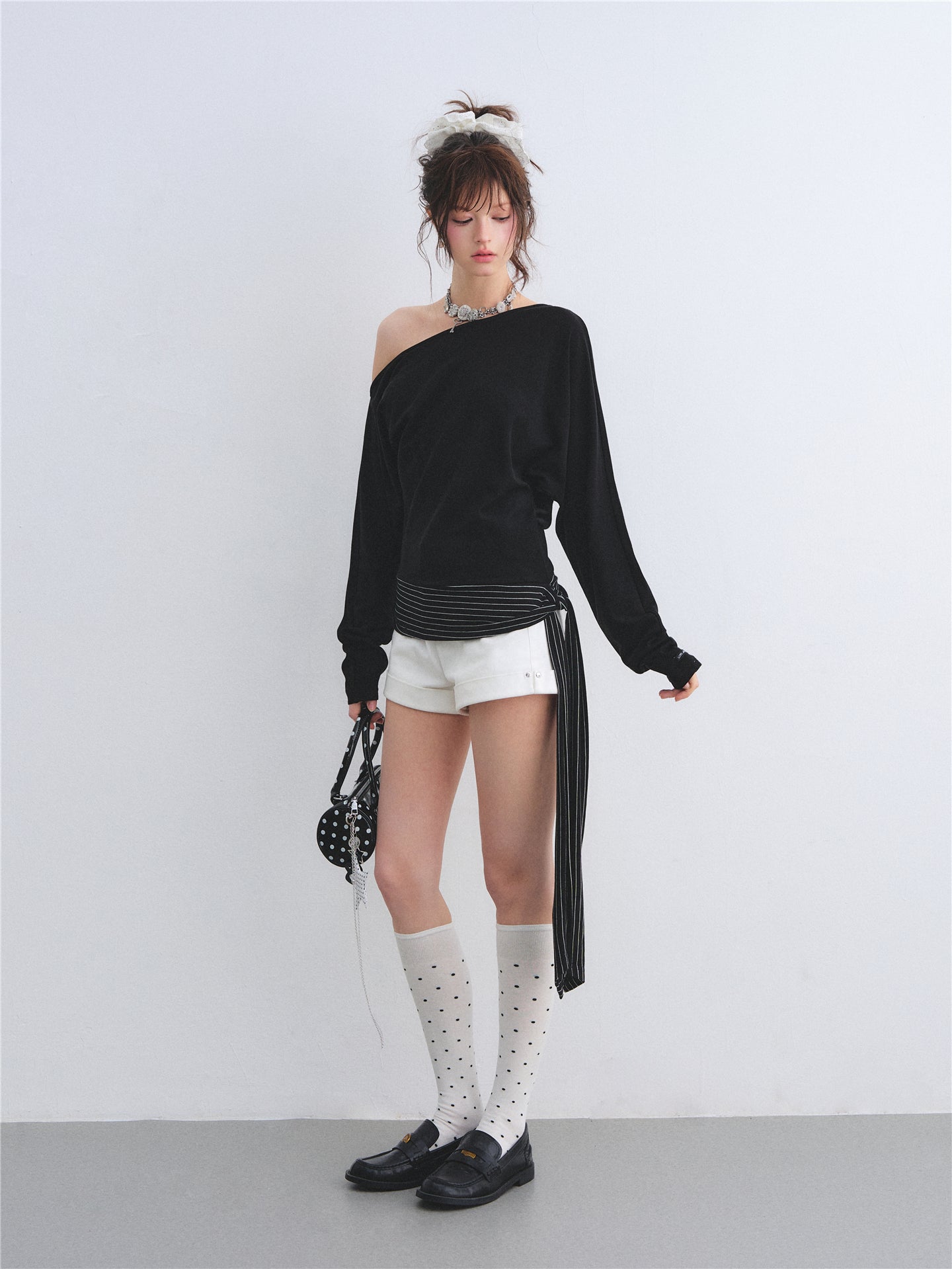 AsGony ASG26014 Slanted shoulder batfly sleeve striped strap hem top