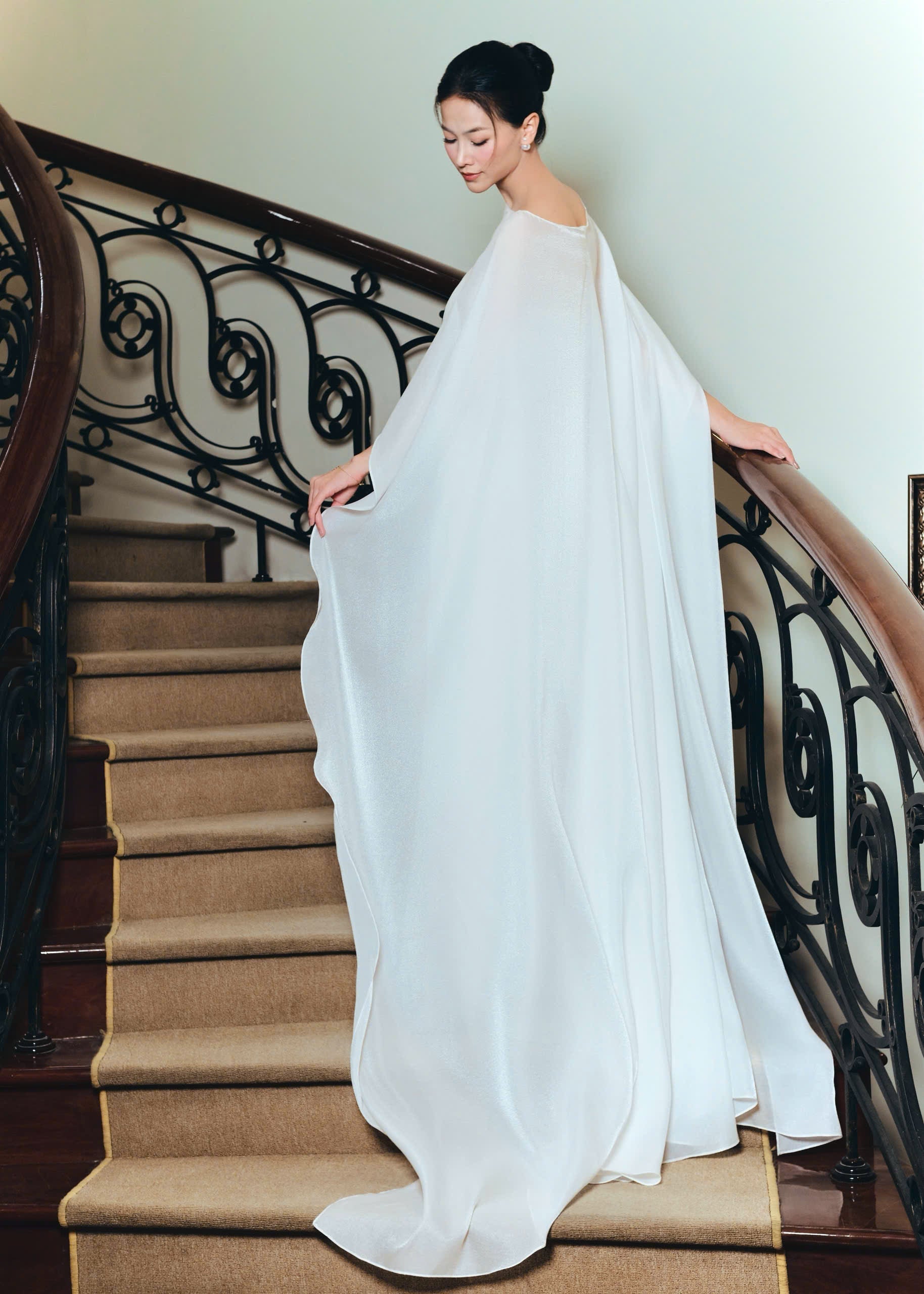 Kisserine MIVORA GOWN