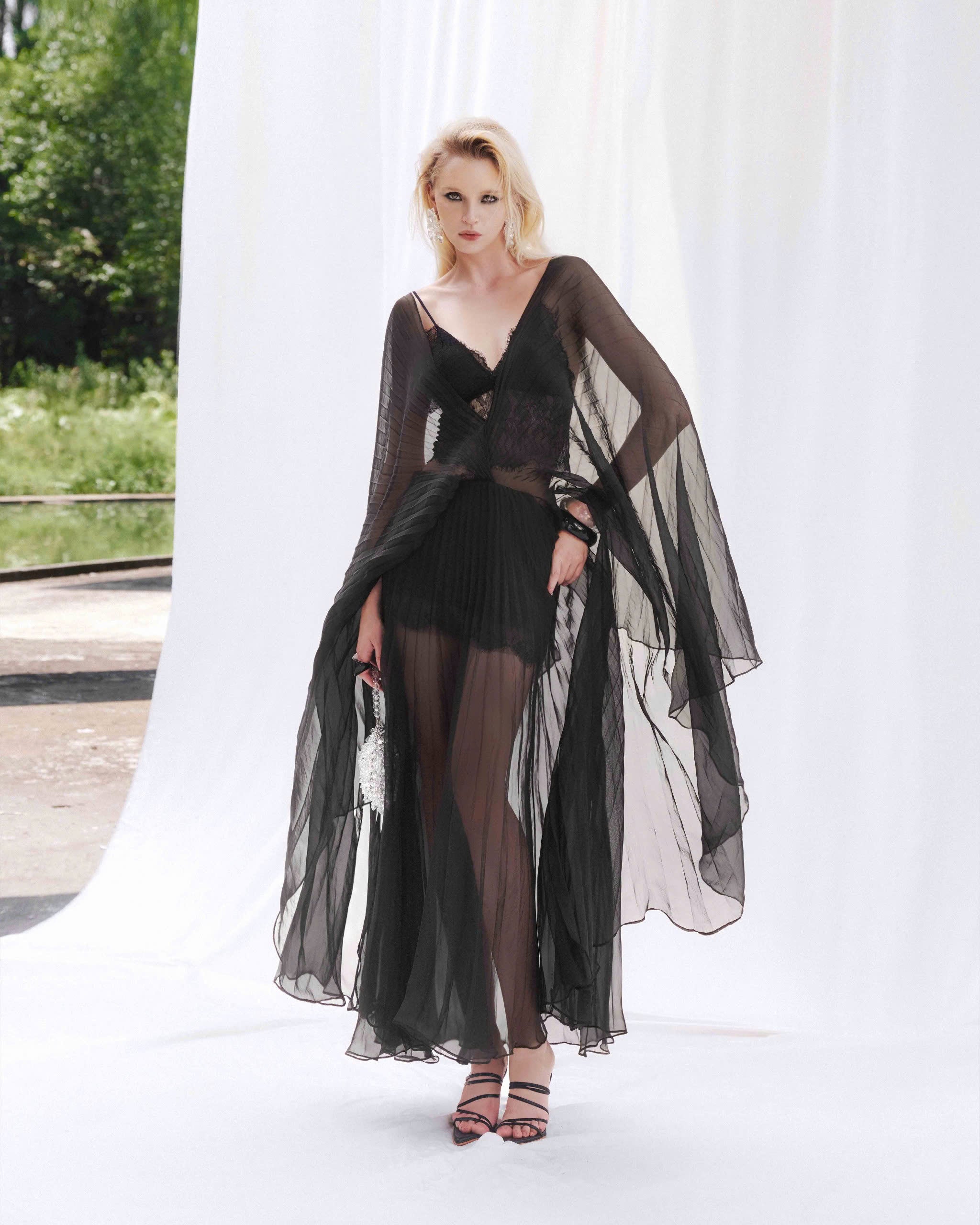 MUST HAVE Amelia Dress
