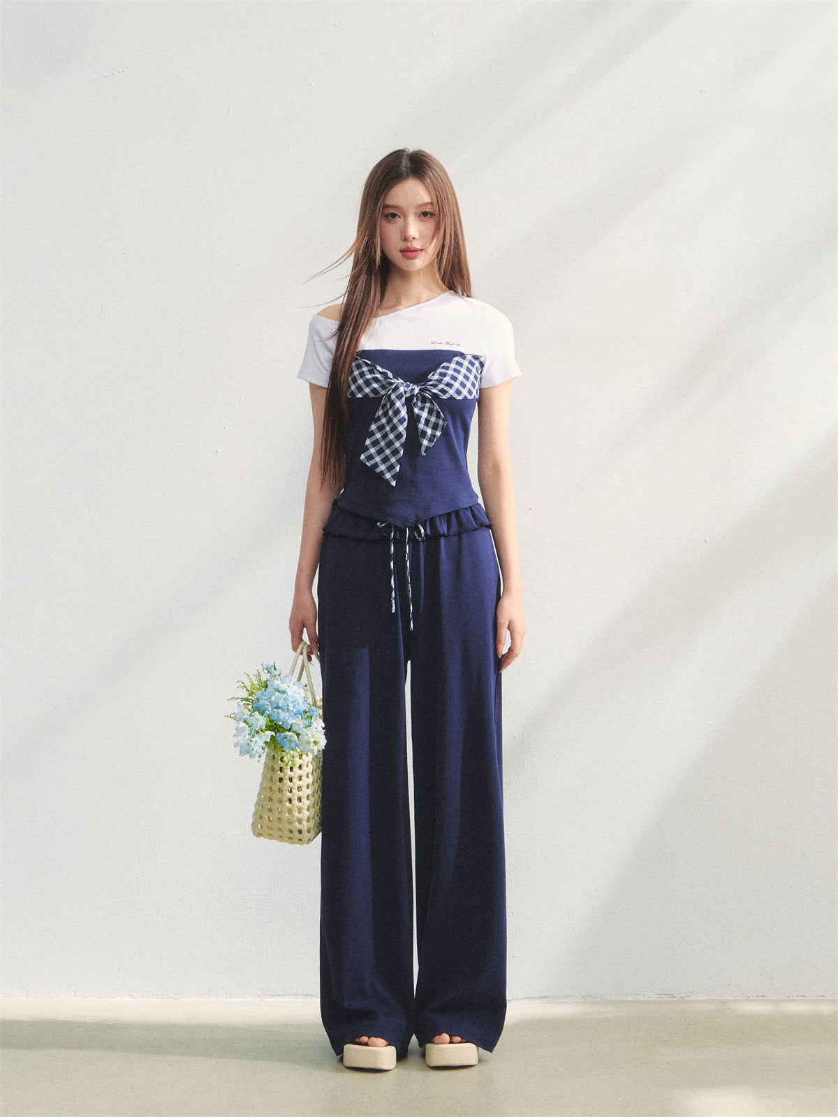 AsGony ASG25207&amp;ASG25208 Grid tied slim fit top+sports pants (2color)