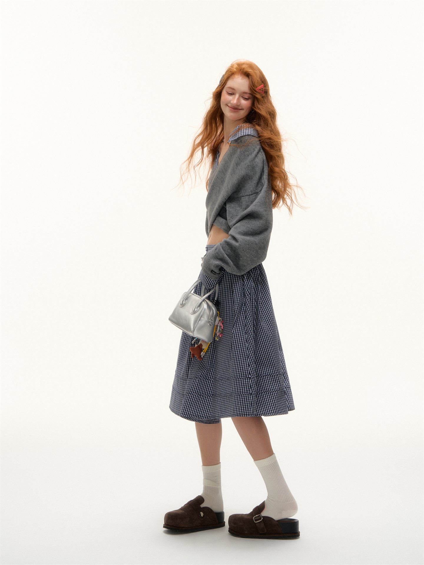 AsGony ASG25411 Off shoulder checkered spliced cross sweater