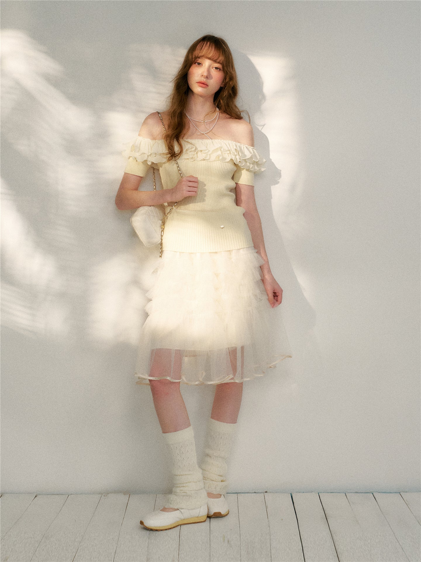 16DEWS 16D26115 Wrinkled ruffle edge knitted top