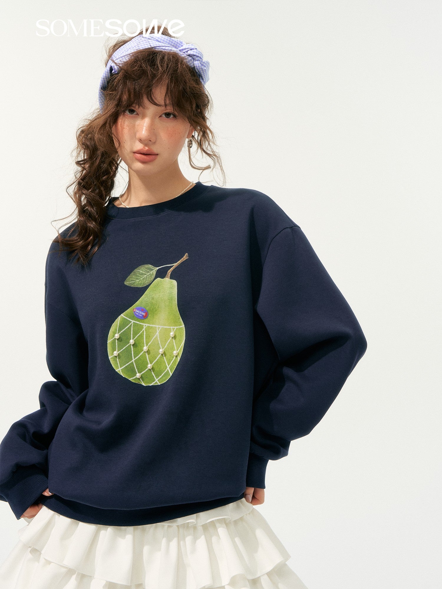 SOMESOWE S2508178 Pear print round neck hoodie