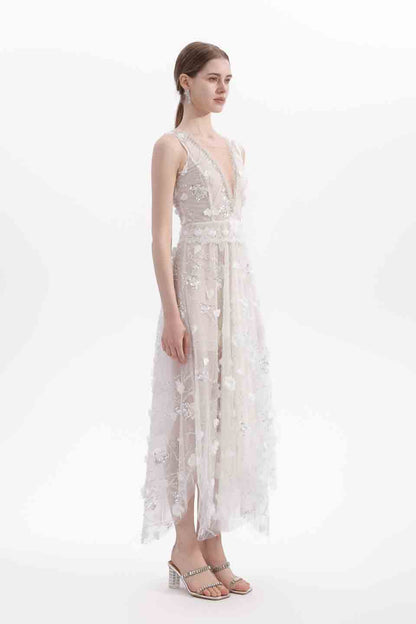 Wardrobes by chen 3D embroidered deep V dress