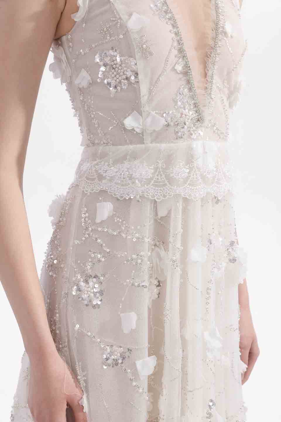 Wardrobes by chen 3D embroidered deep V dress