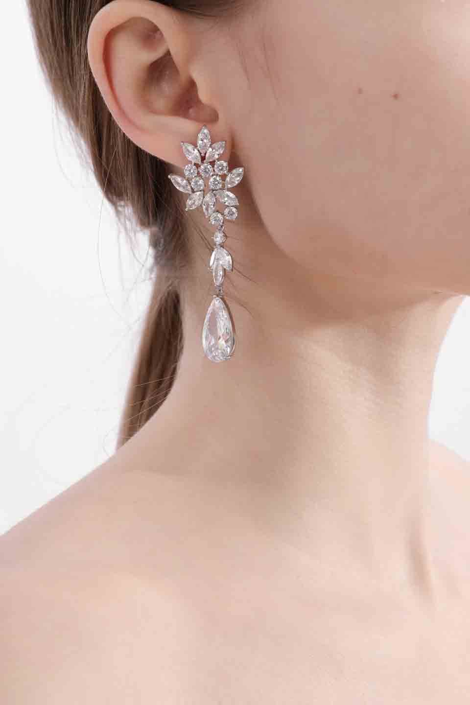 Wardrobes by chen Gorgeous inlaid zircon earrings