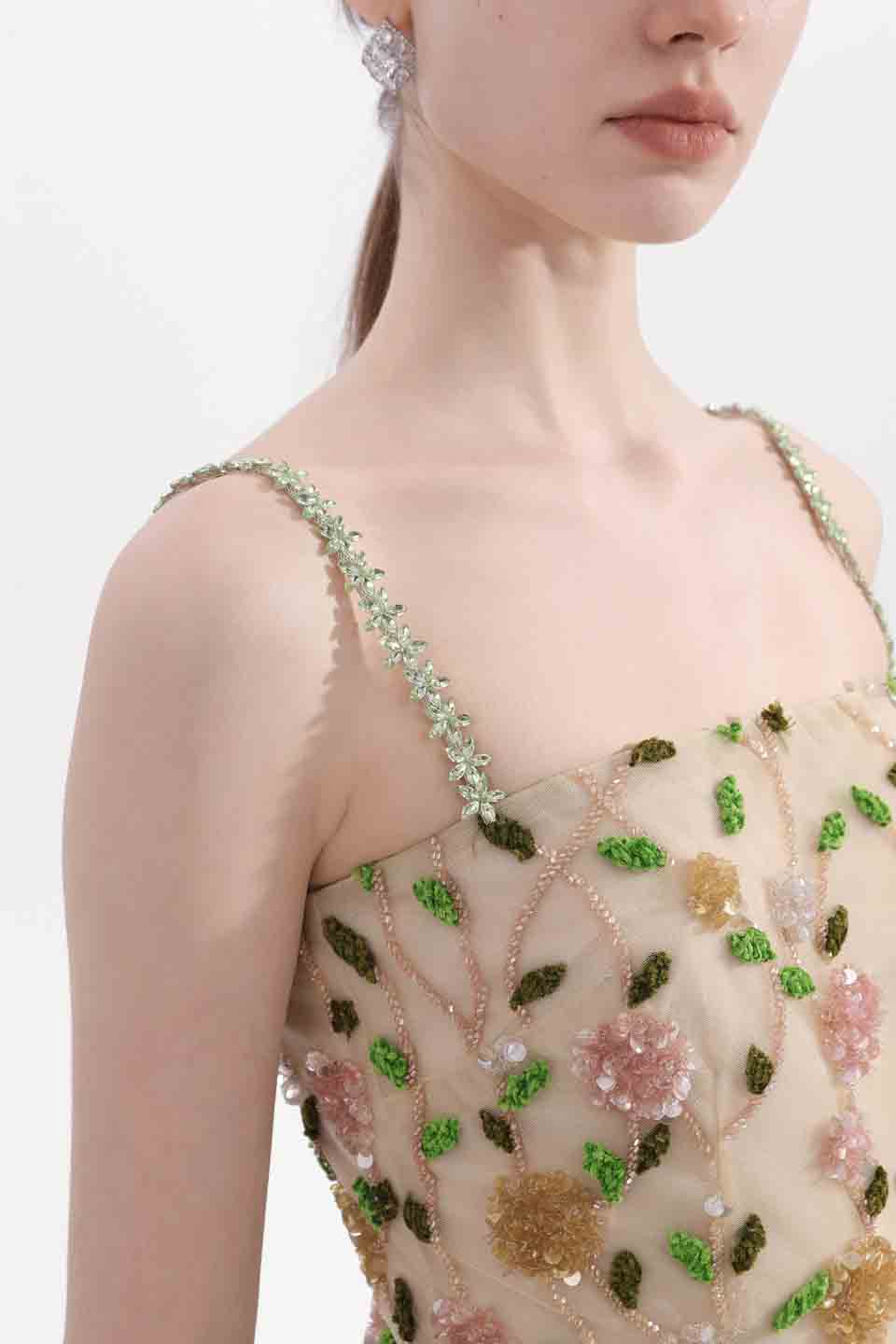 Wardrobes by chen Embroidered floral camisole dress