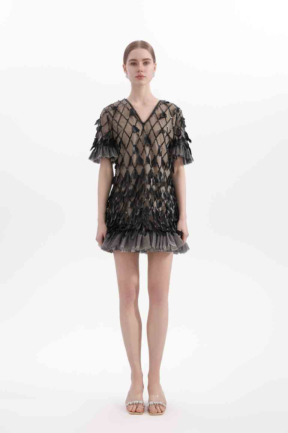 Wardrobes by chen Black feather bead V-neck dress