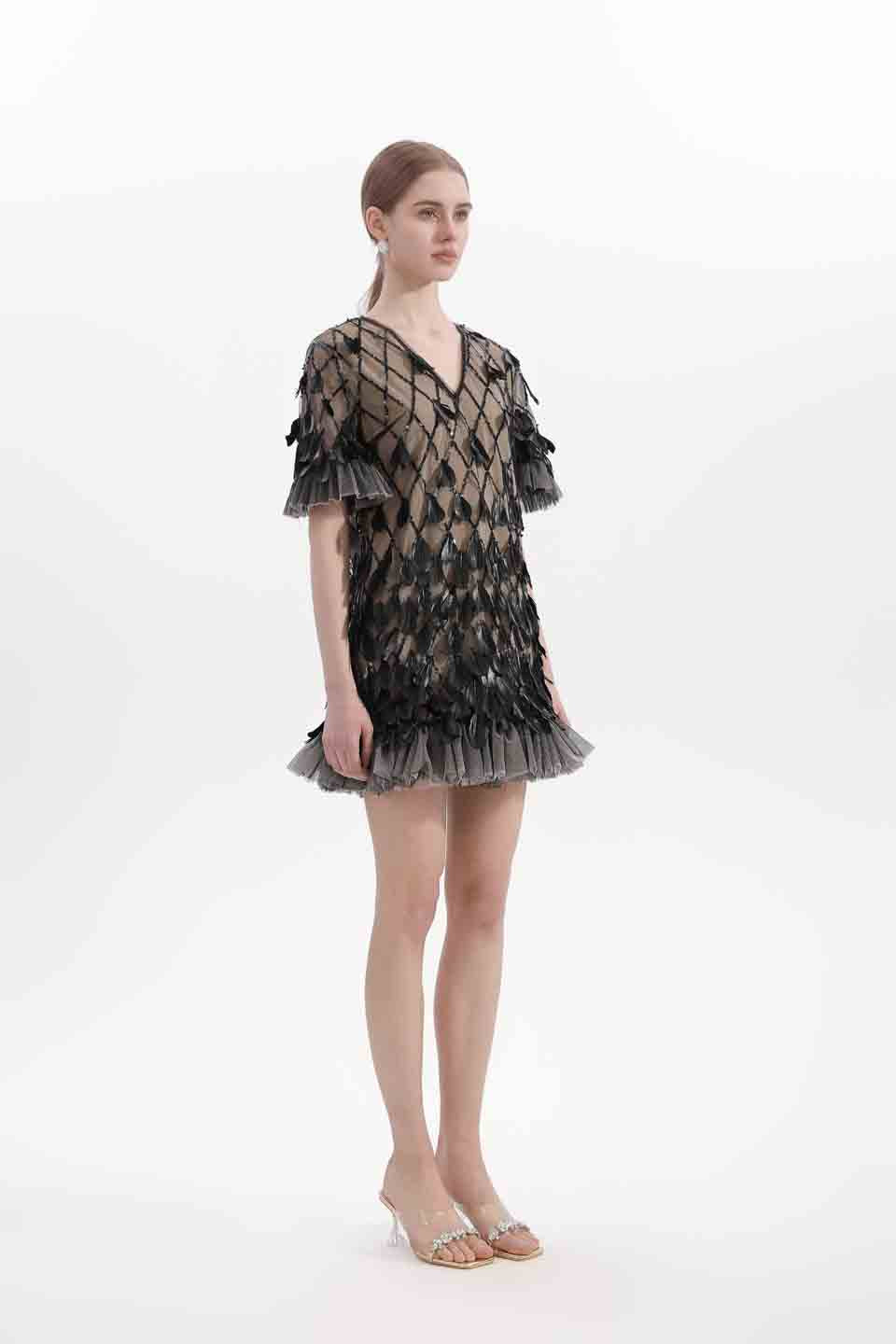 Wardrobes by chen Black feather bead V-neck dress