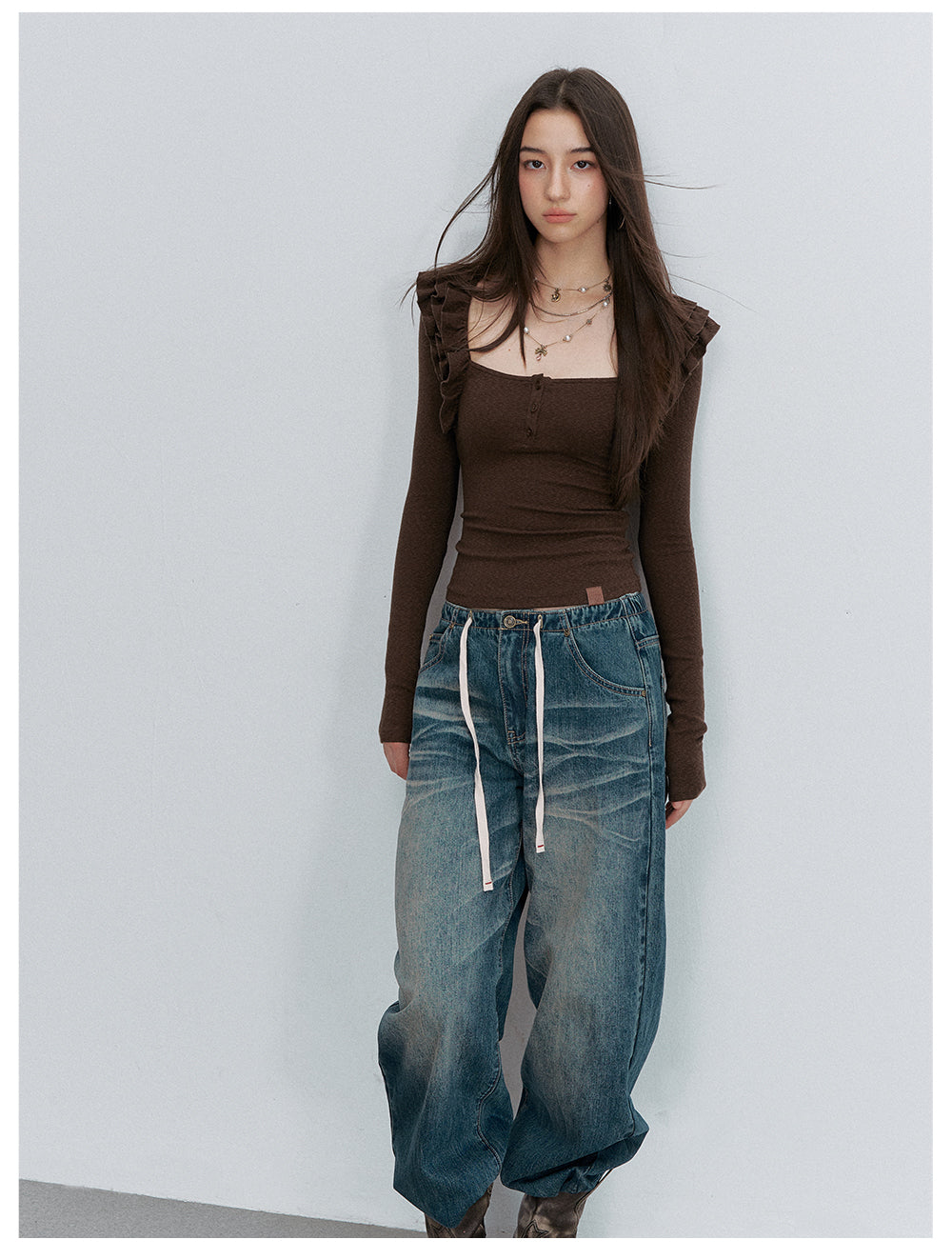 VIA PITTI VIACT6256 Ruched Ruffle-Trim Fitted Top