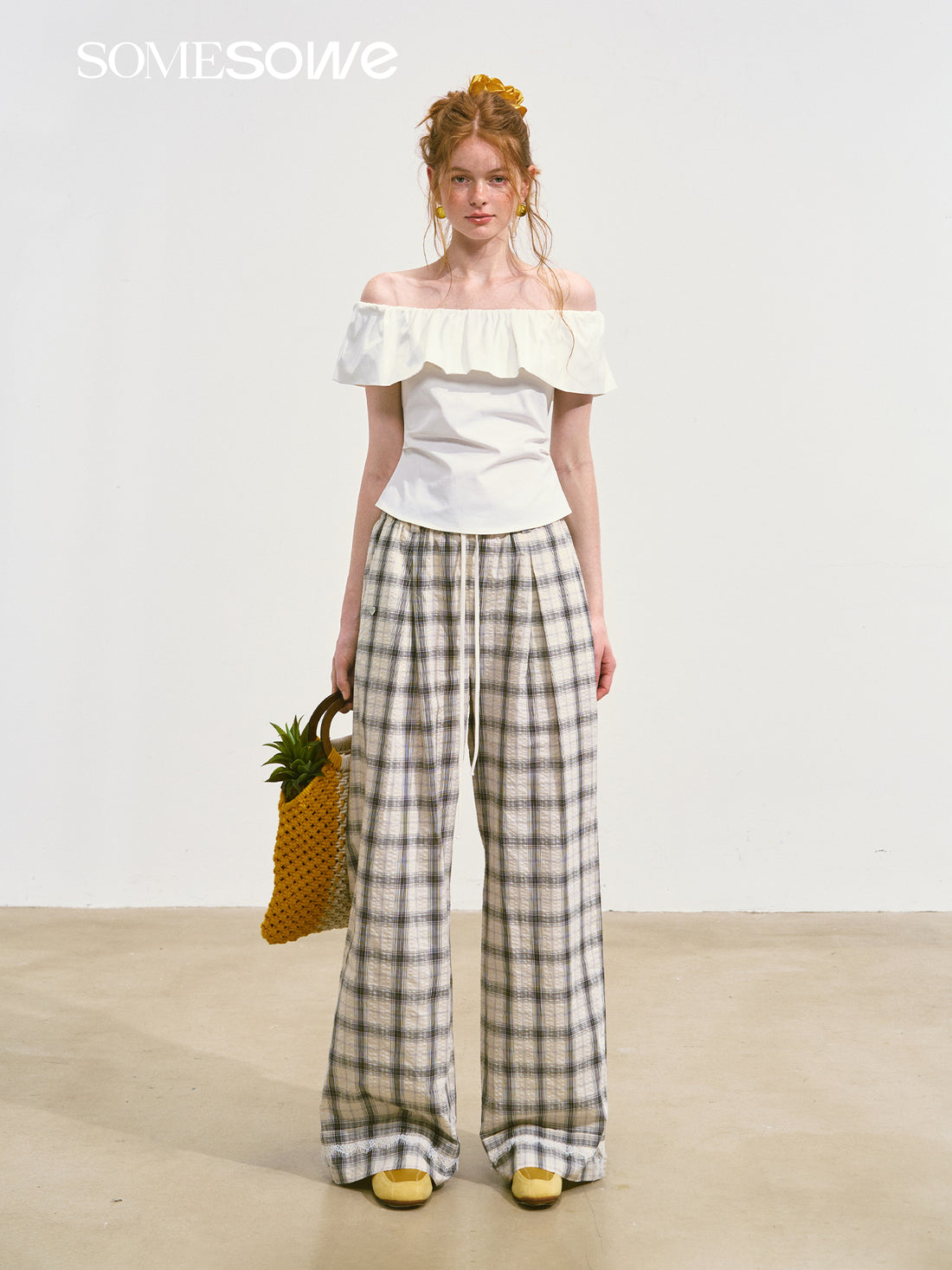 SOMESOWE S2508111 Off shoulder pleated top