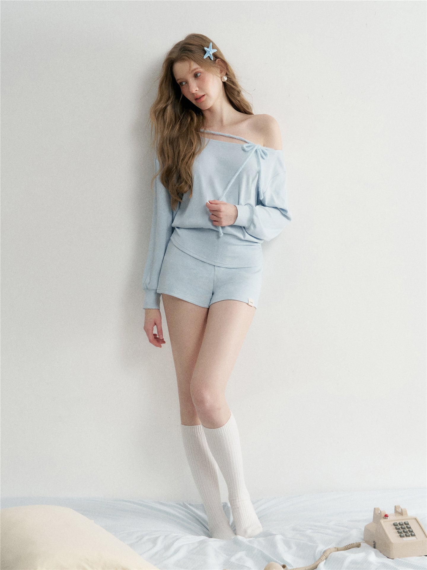 16DEWS 16D26024&amp;16D26025 Slanted shoulder and waist cinched top + shorts