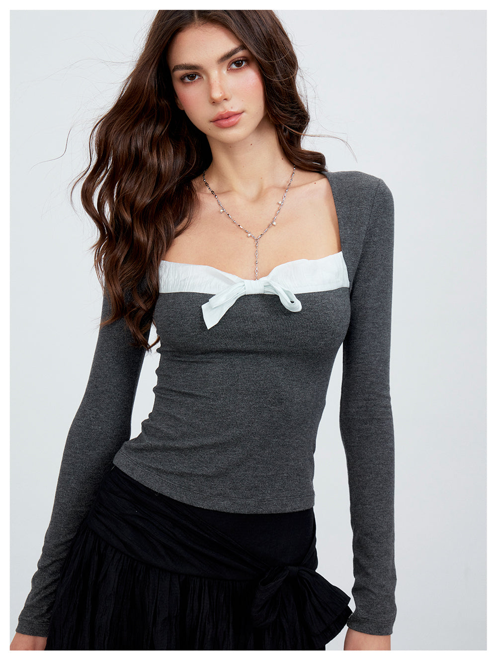 VIA PITTI VIACTP6311 Contrast-Color Square-Neck Bow Top