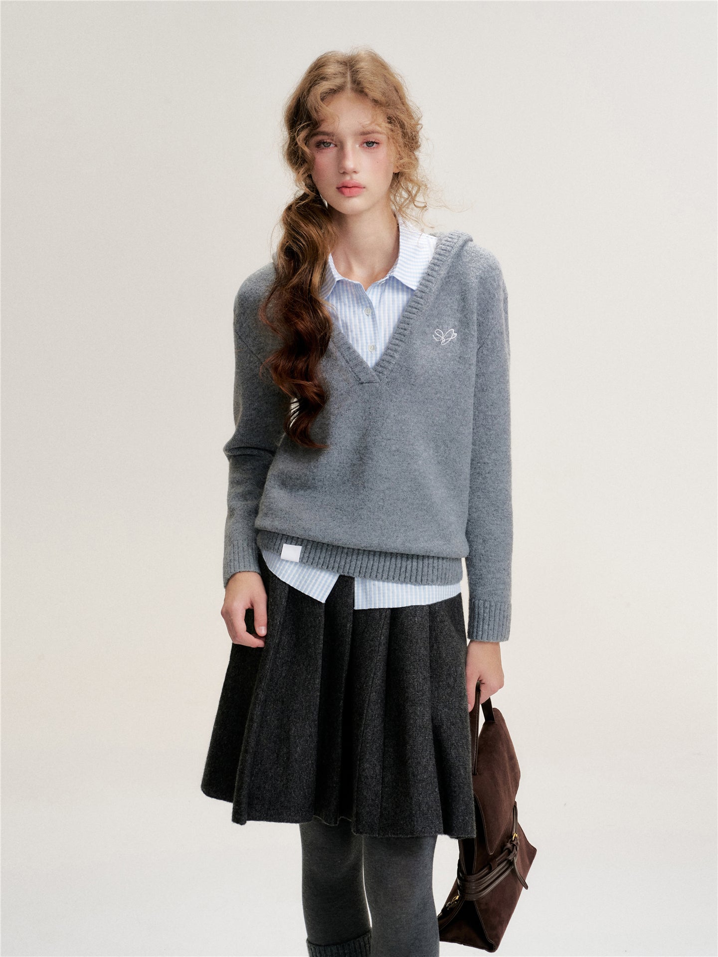 16DEWS 16D25486 Shirt splicing hooded knitted sweater