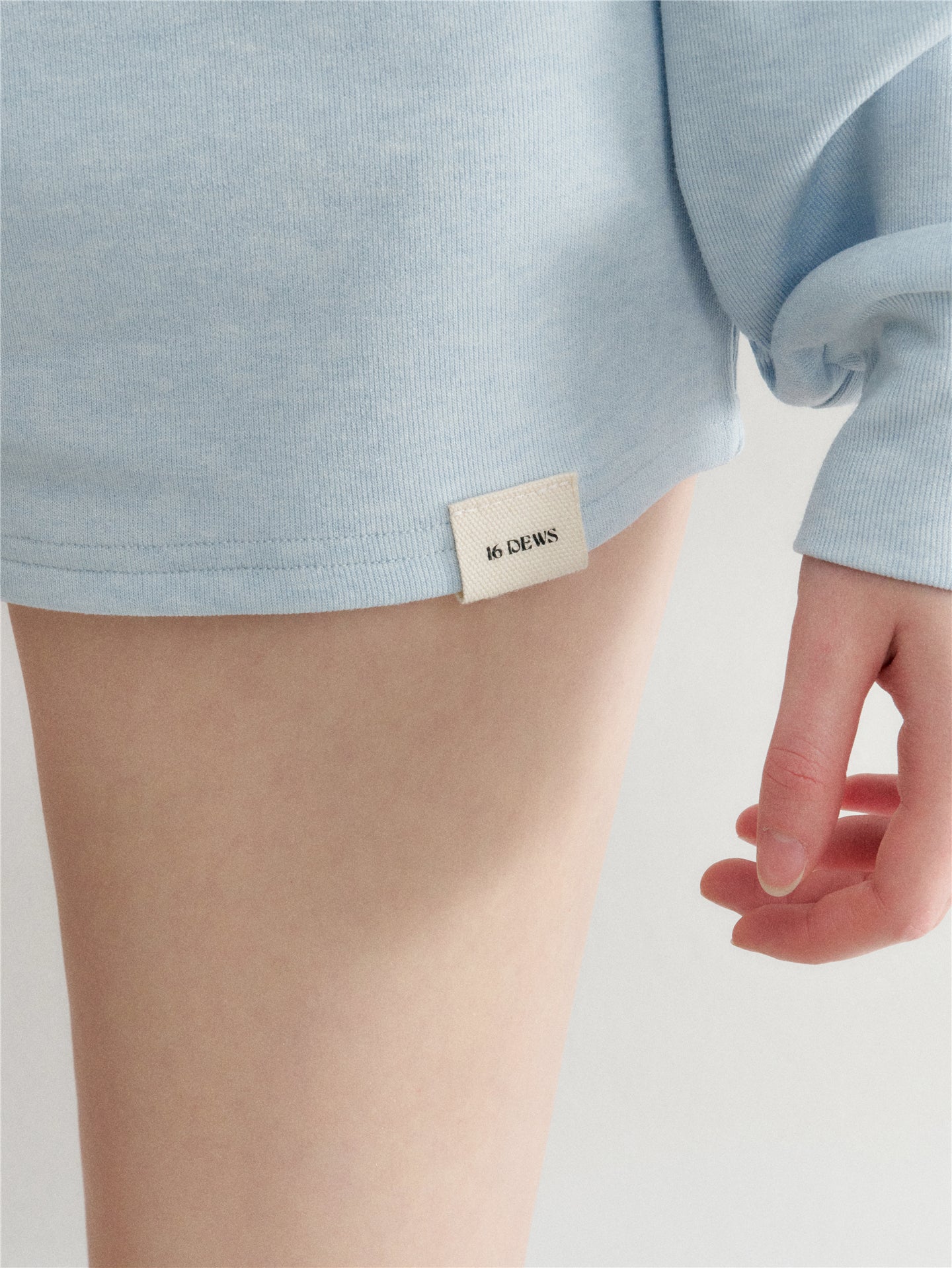 16DEWS 16D26024&amp;16D26025 Slanted shoulder and waist cinched top + shorts