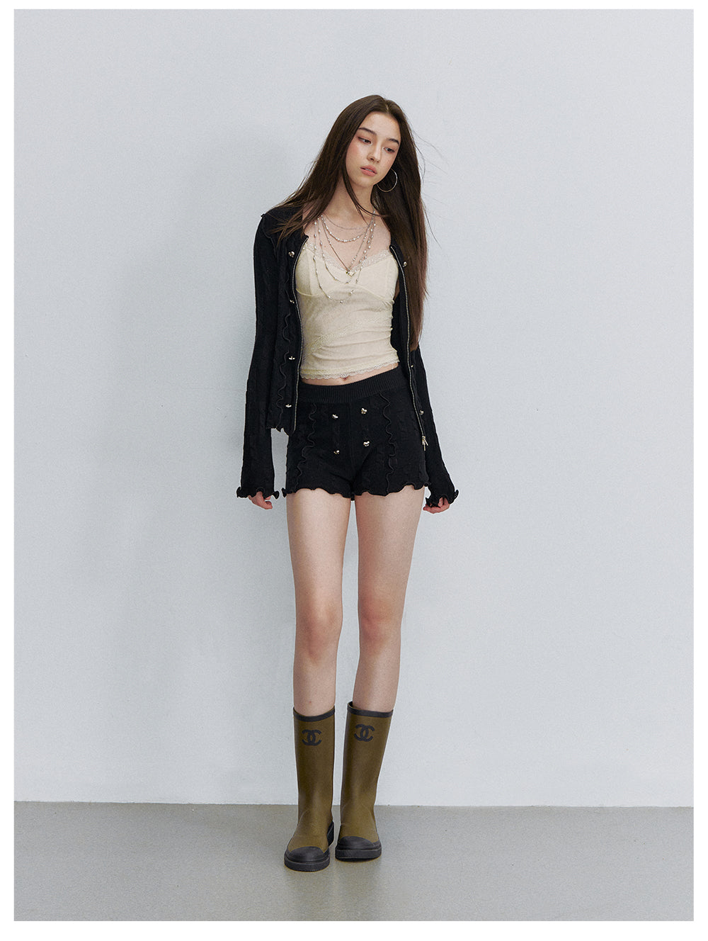 VIA PITTI VIACK6315+VIACK6314 Scalloped-Trim Cardigan &amp; Shorts Set