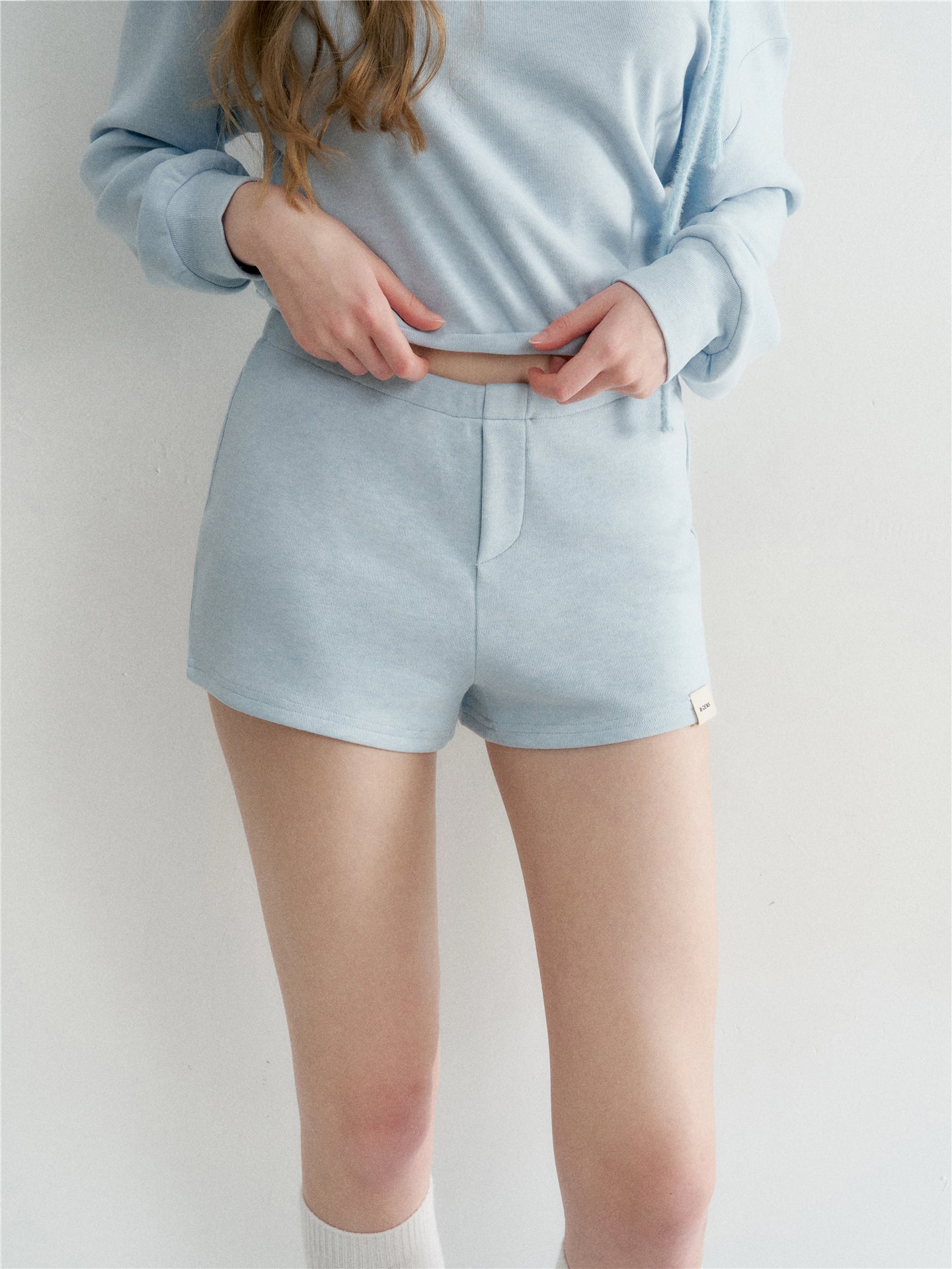 16DEWS 16D26024&amp;16D26025 Slanted shoulder and waist cinched top + shorts