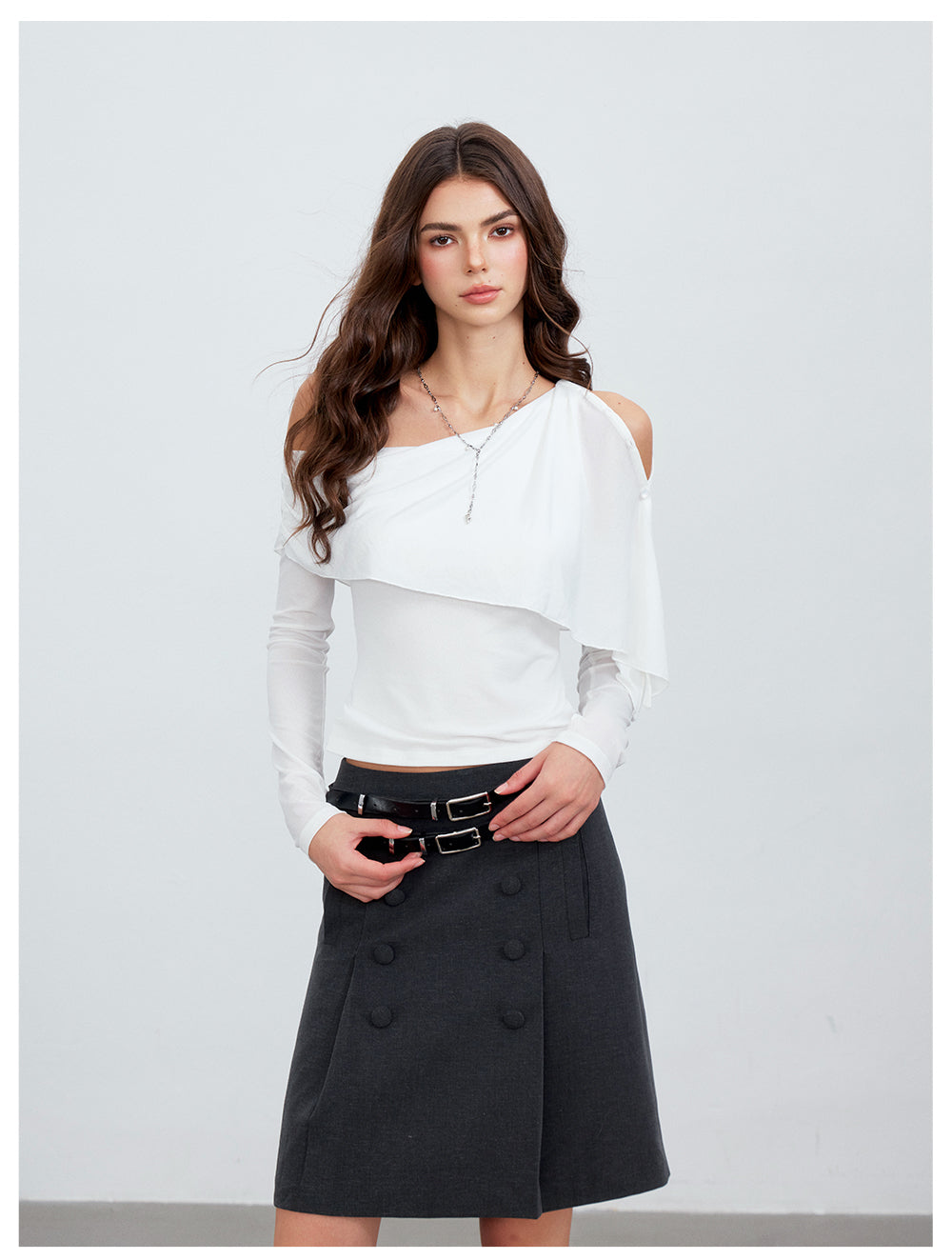 VIA PITTI VIACT6232 Asymmetric Button Capelet Top