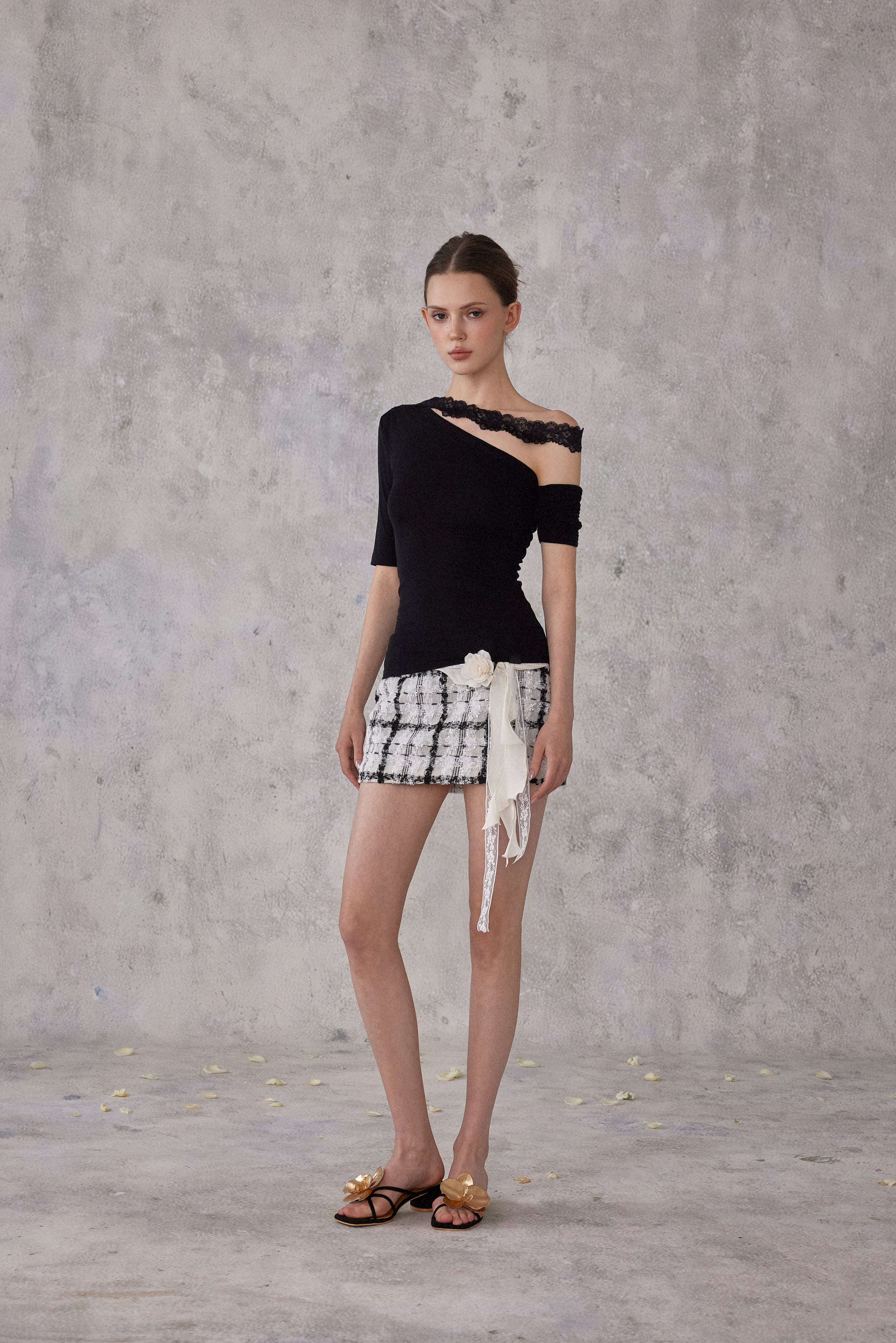 NOMEANSNO N179 Black lace single shoulder top