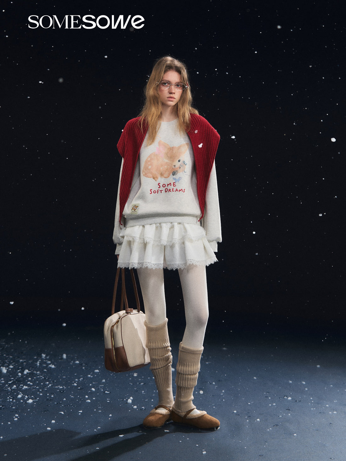 SOMESOWE S2508316 Little deer whispering round neck long sleeved hoodie